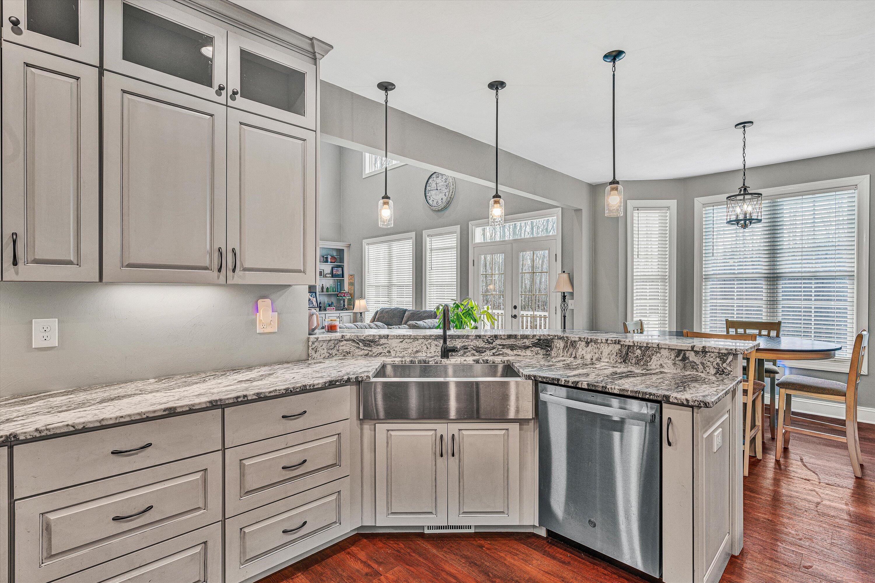 383 W Glade TRL