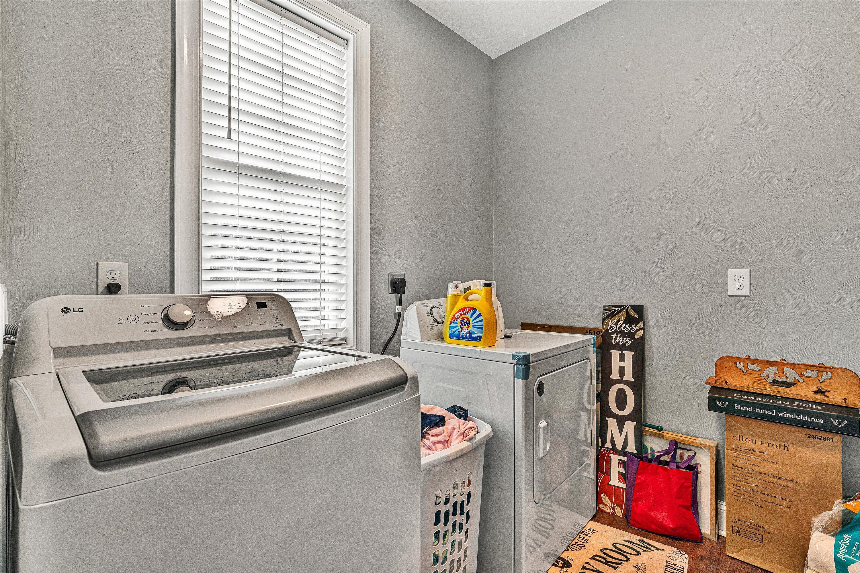 383 W Glade TRL