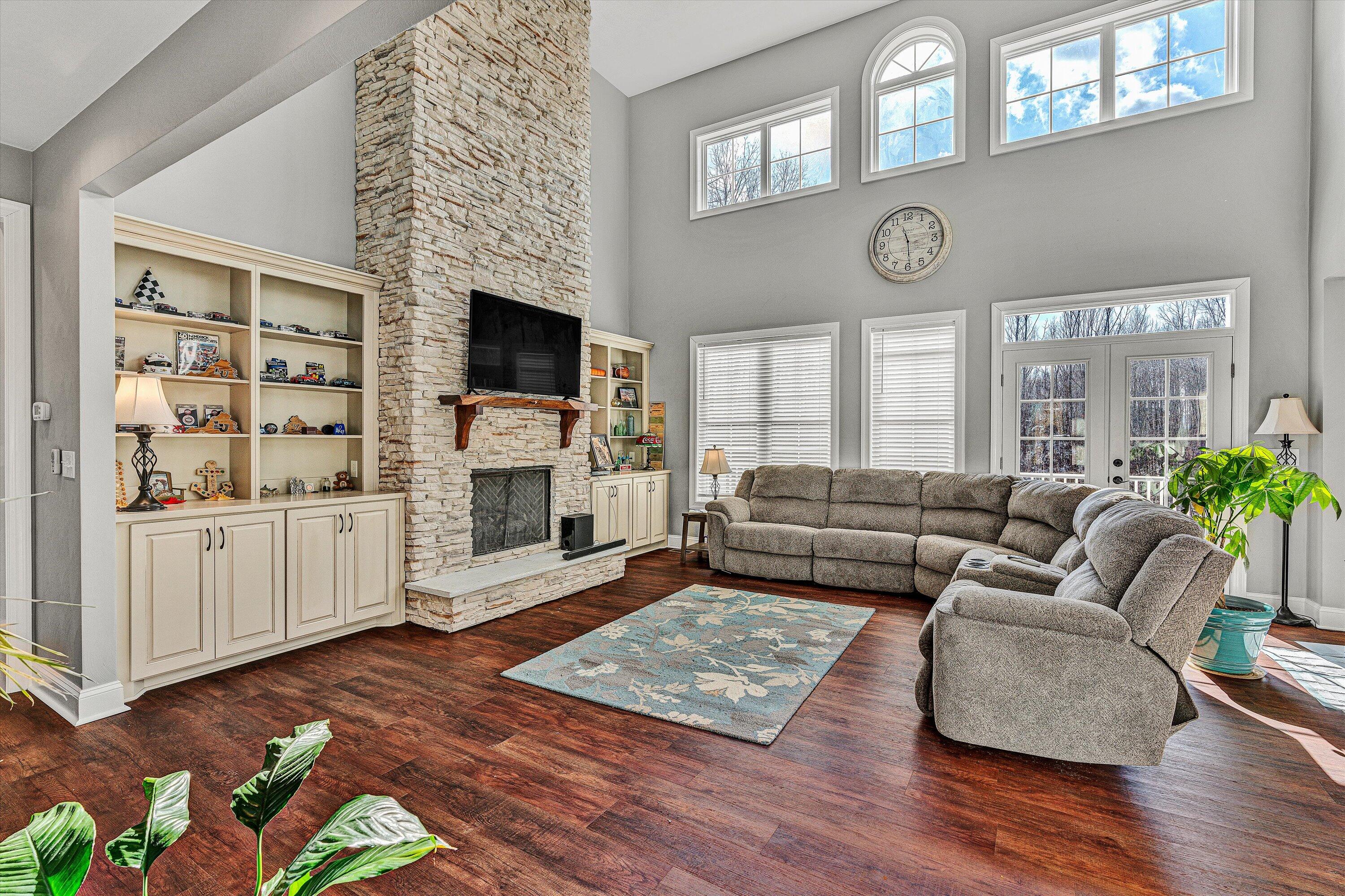 383 W Glade TRL