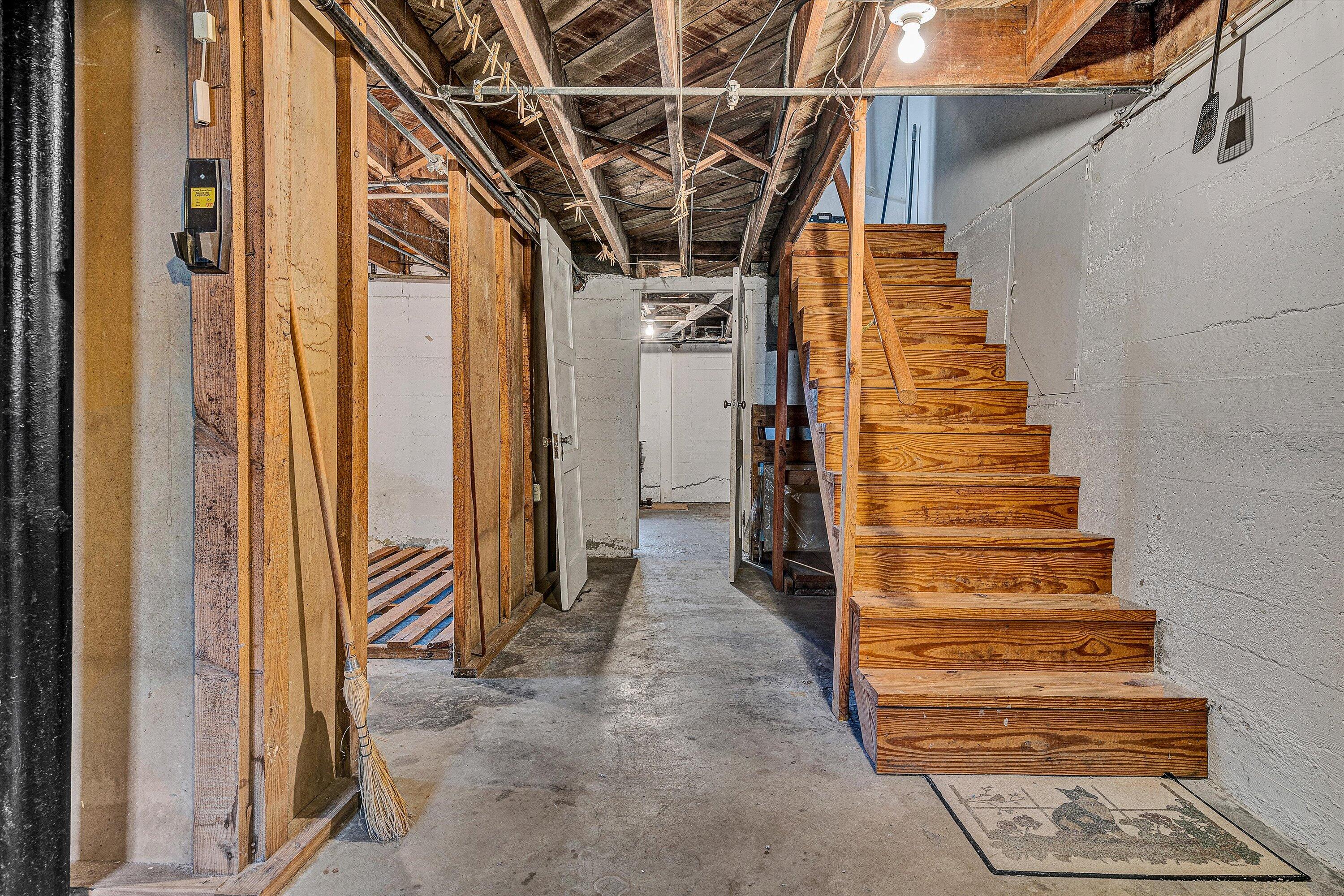 305 Bowman AVE