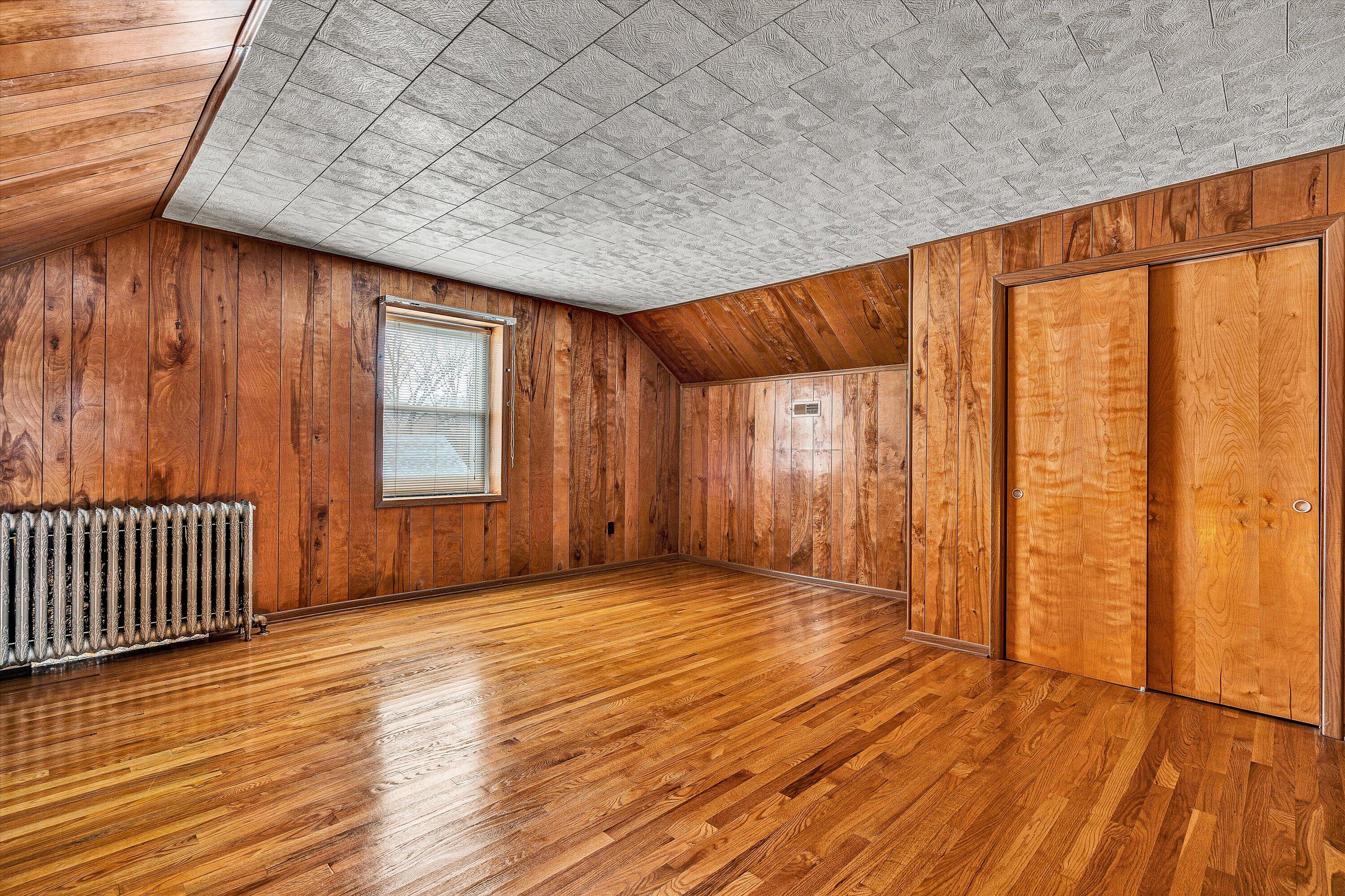 305 Bowman AVE