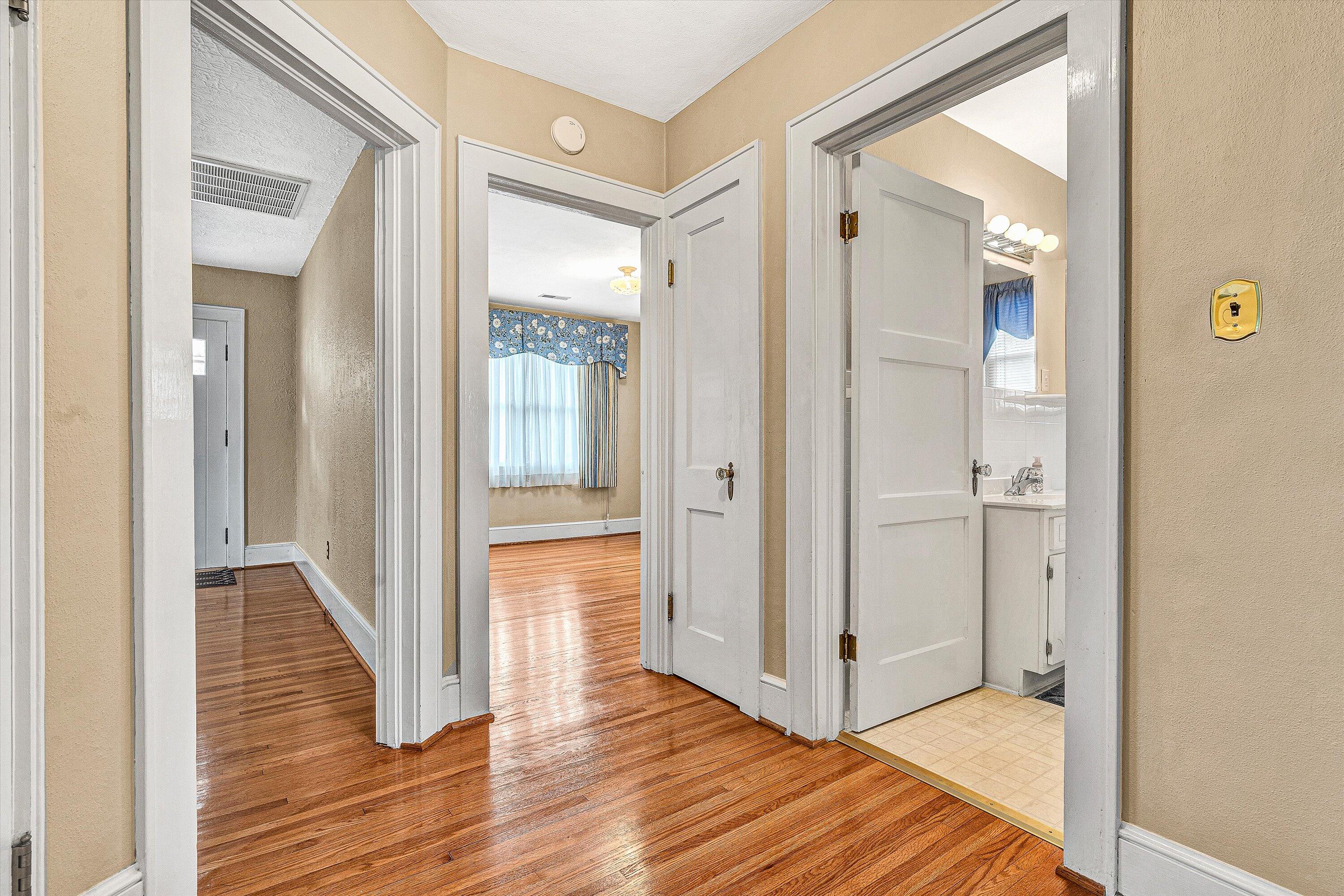 305 Bowman AVE