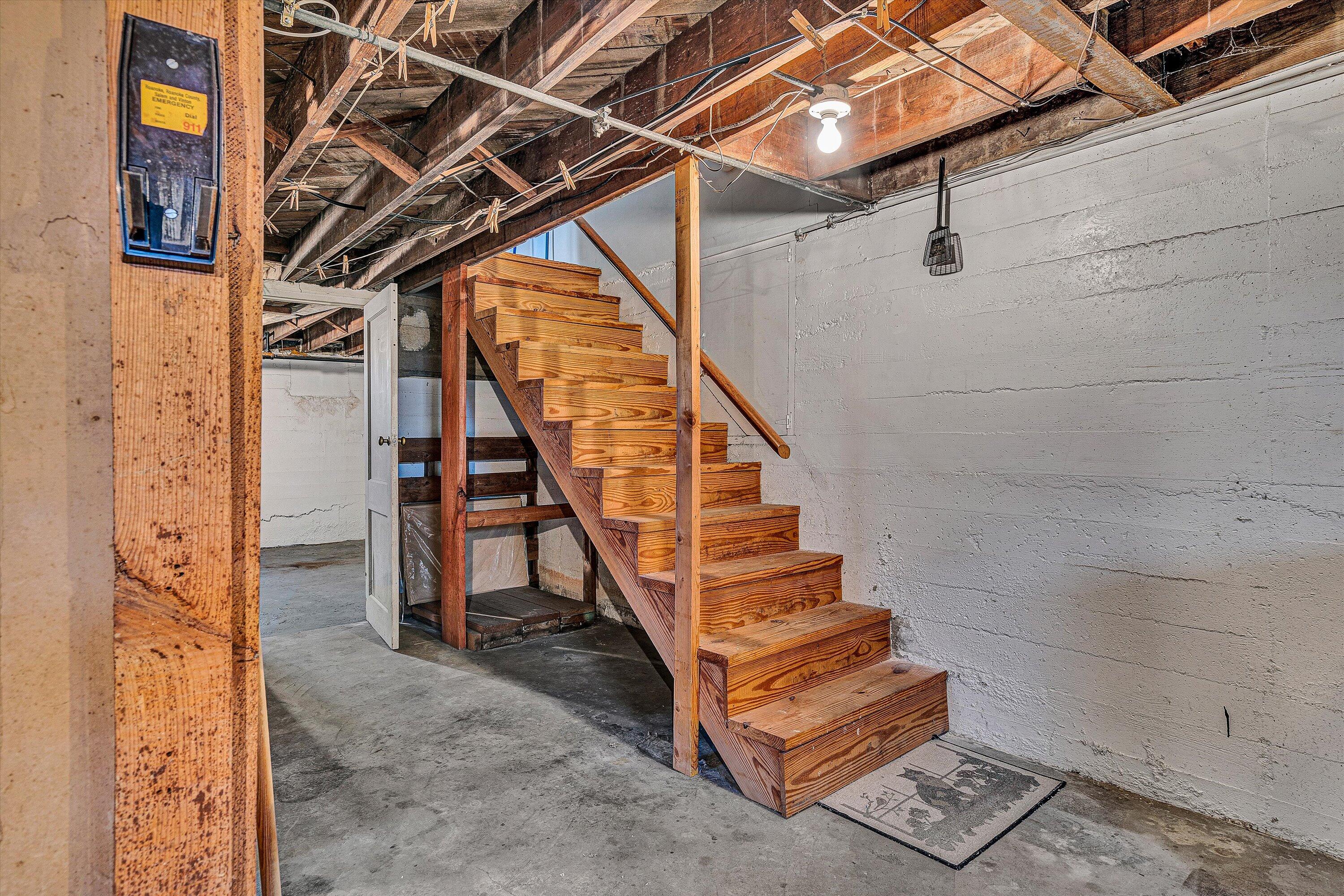 305 Bowman AVE
