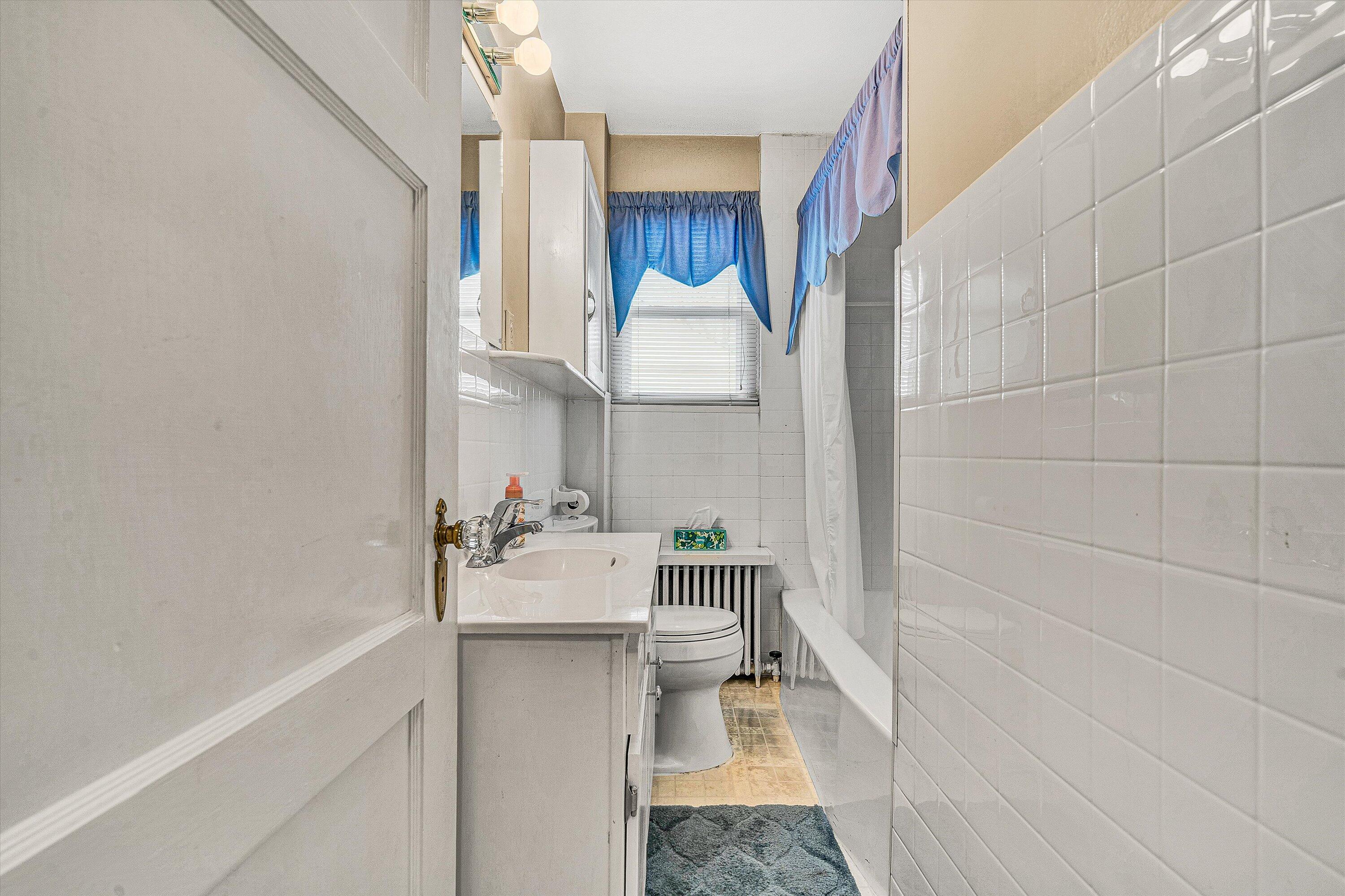 305 Bowman AVE