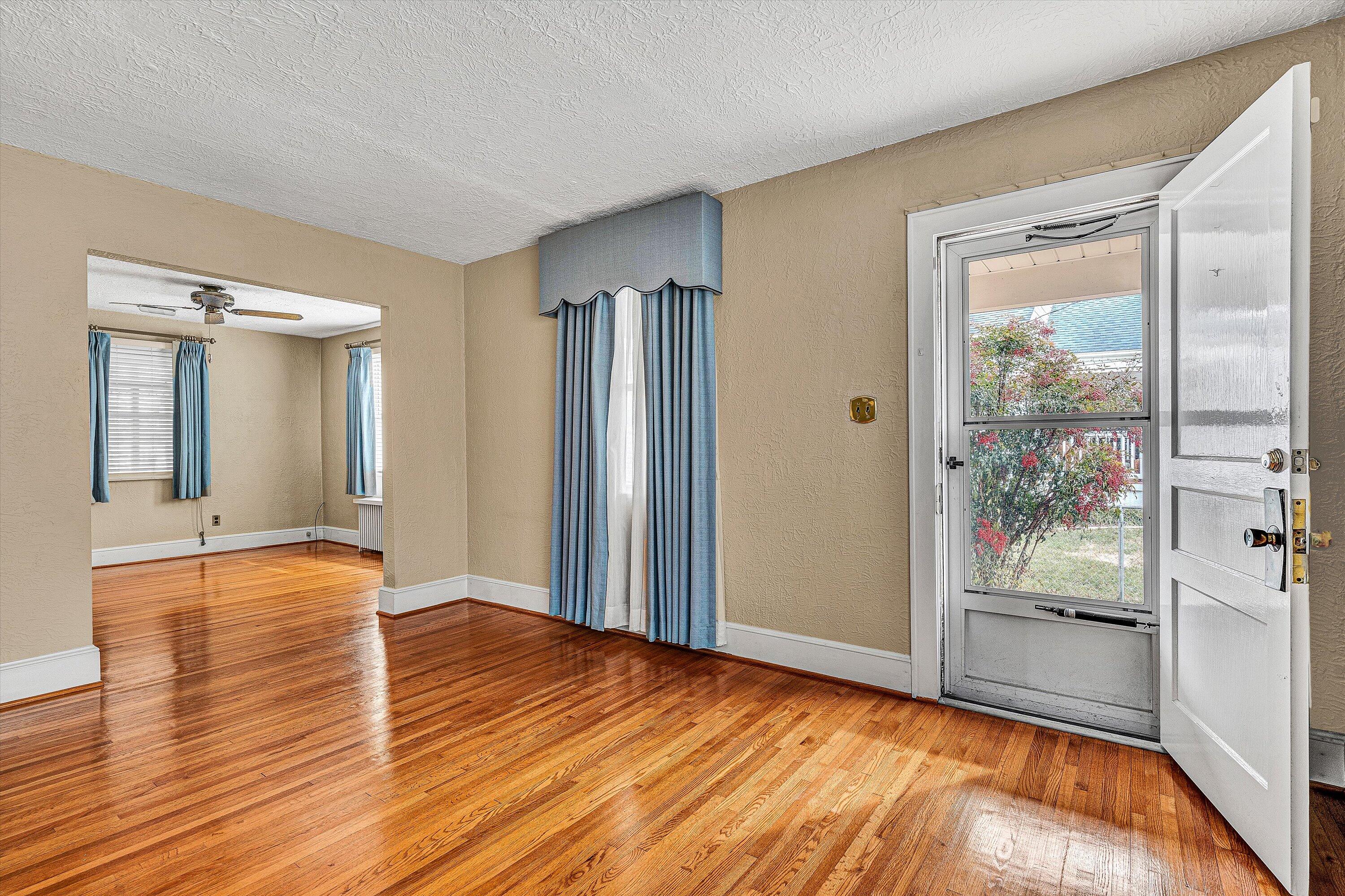 305 Bowman AVE