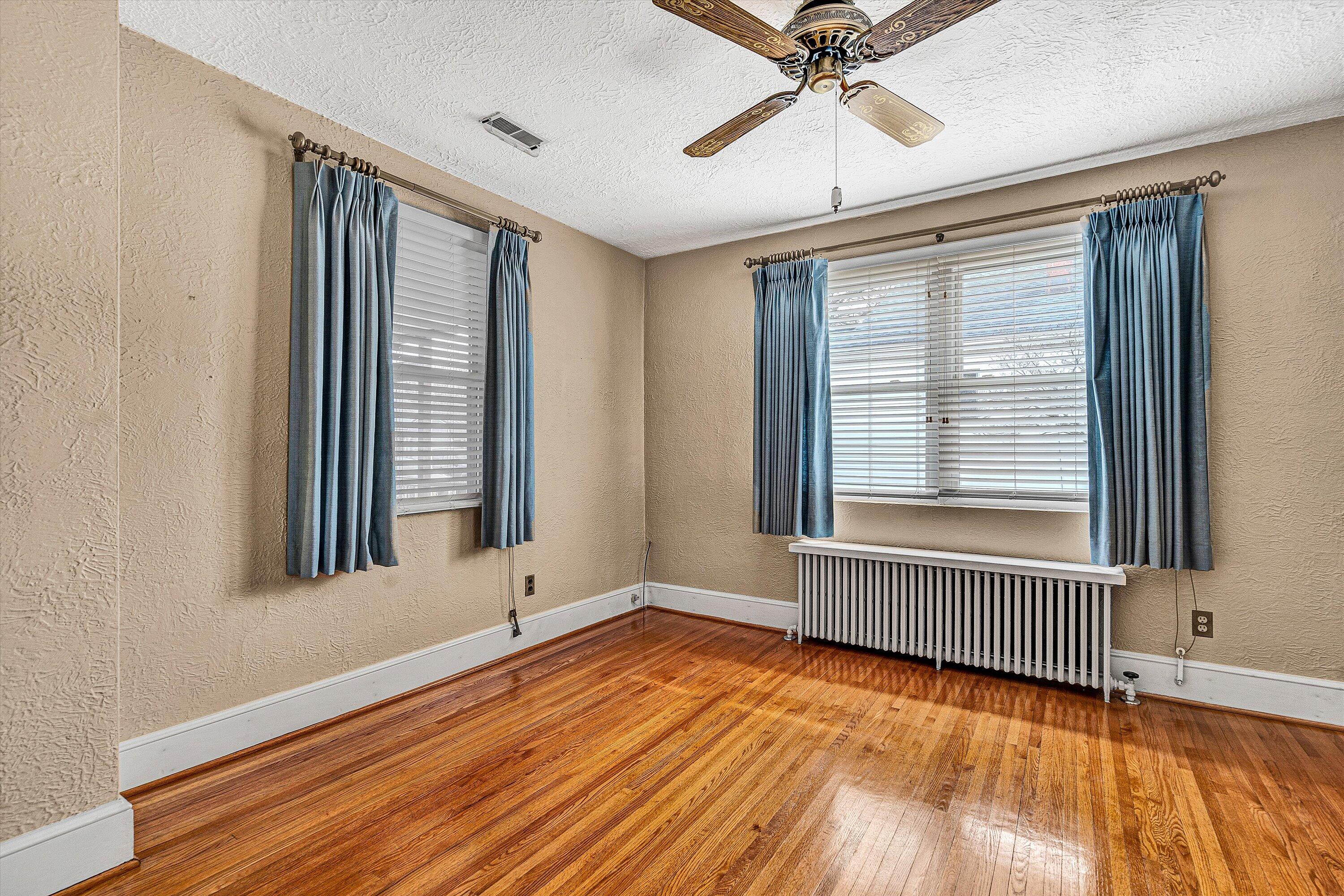 305 Bowman AVE