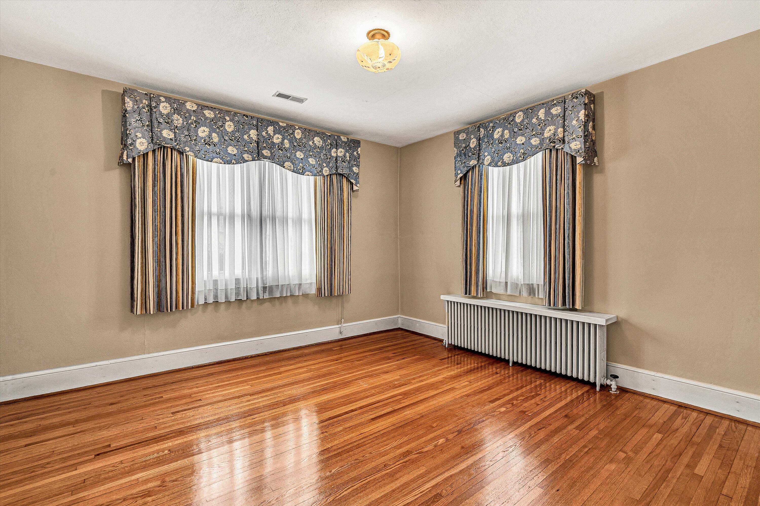 305 Bowman AVE