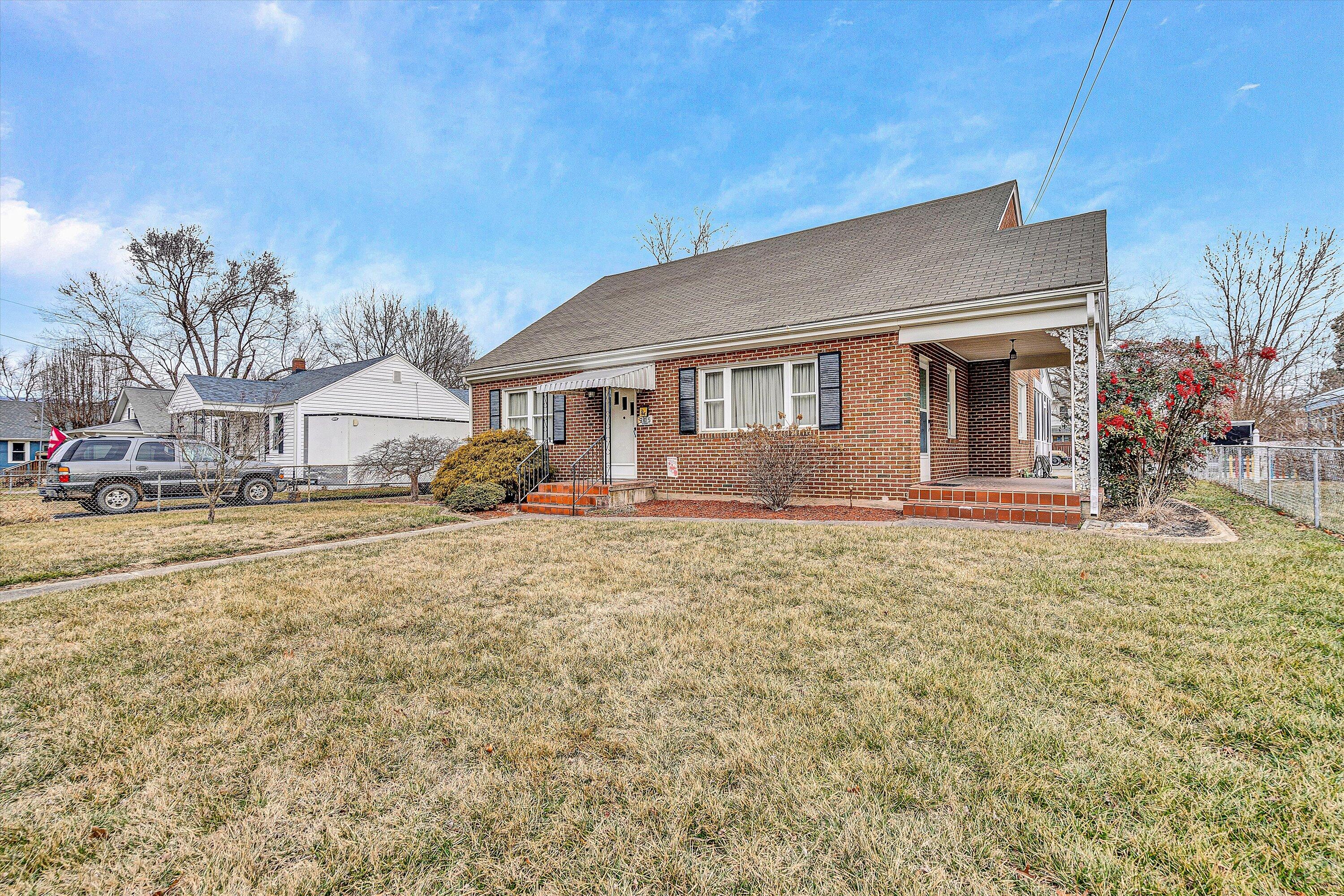 305 Bowman AVE