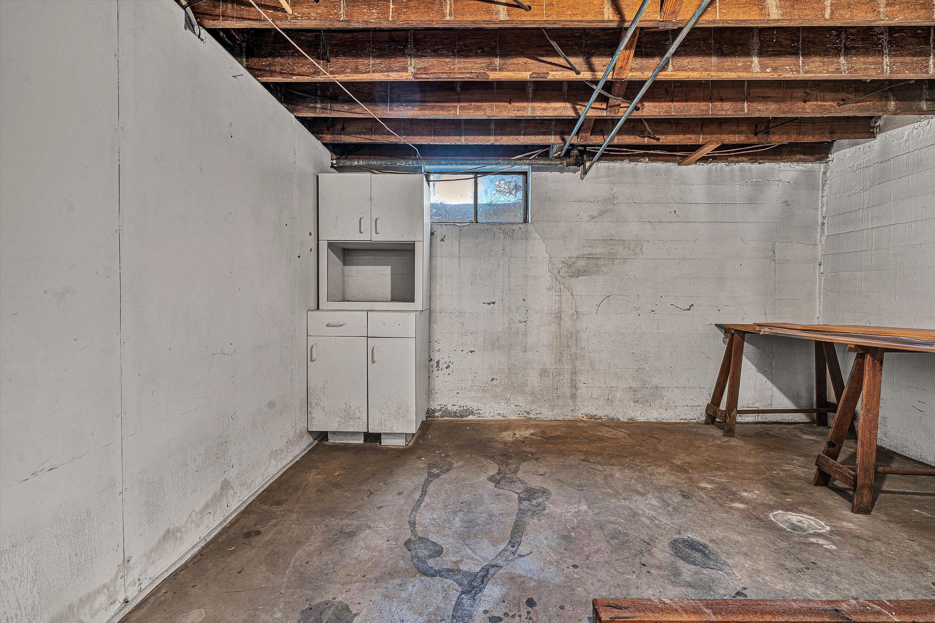 305 Bowman AVE