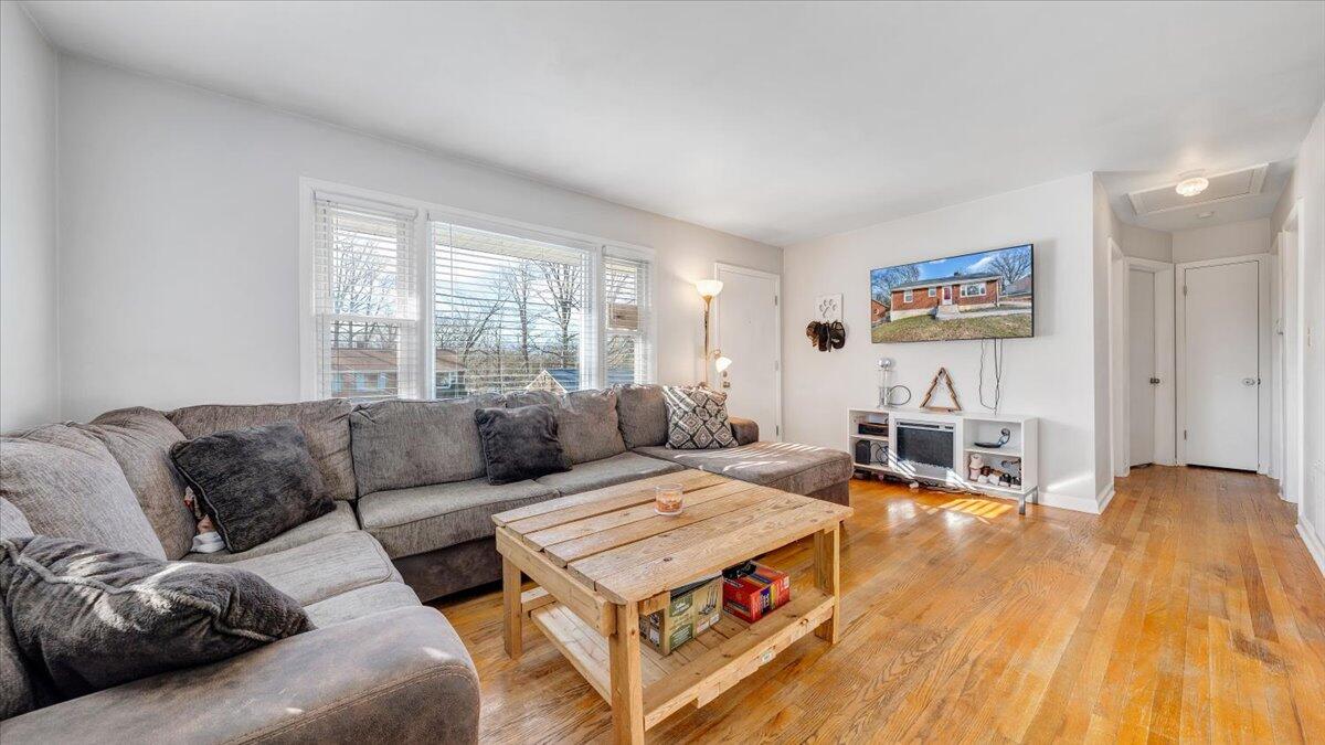 303 Deaner DR NW