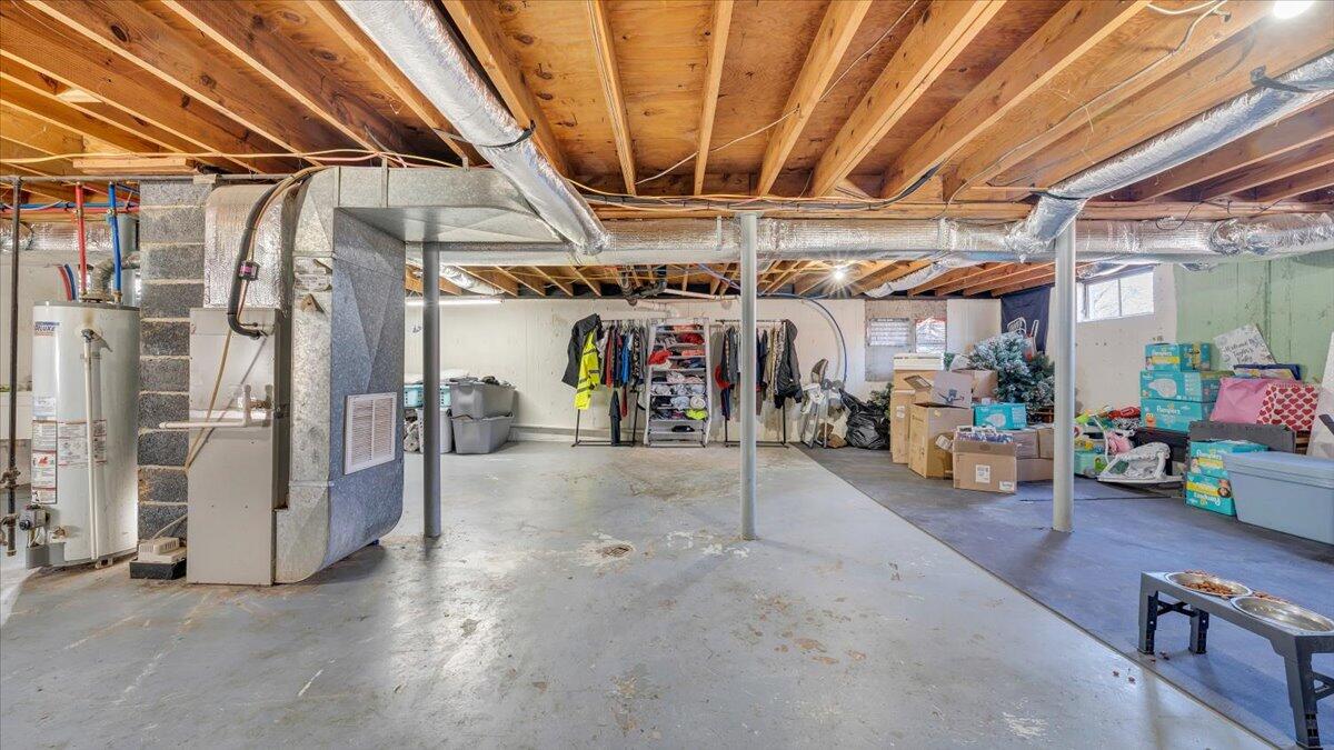 303 Deaner DR NW