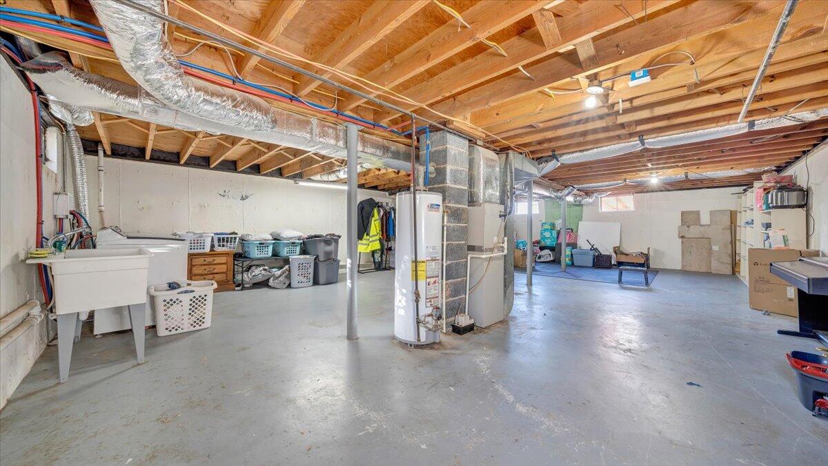 303 Deaner DR NW