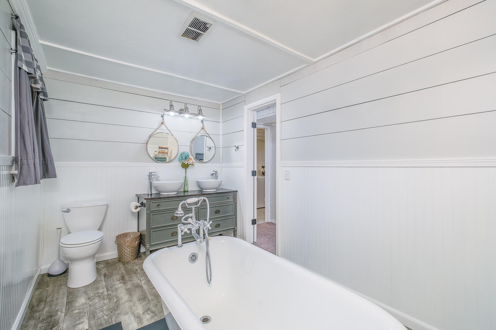 185 Parkview DR