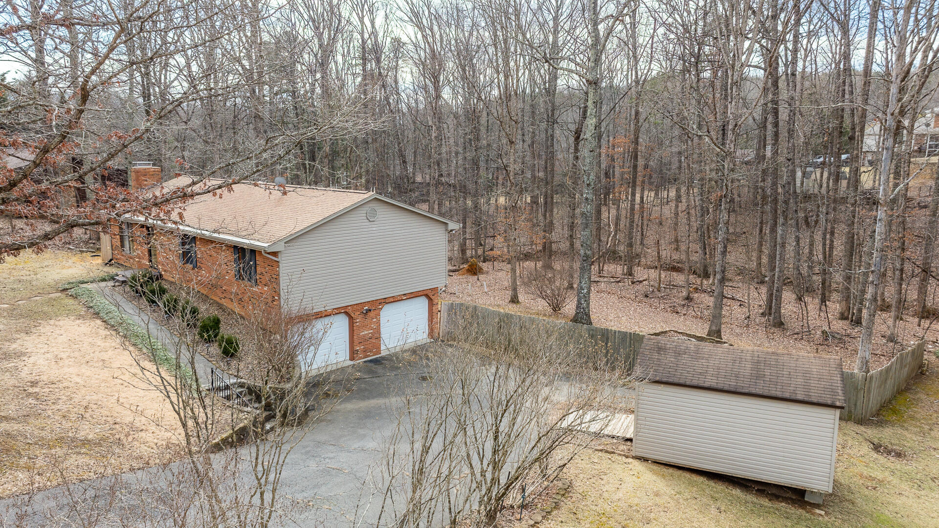185 Parkview DR