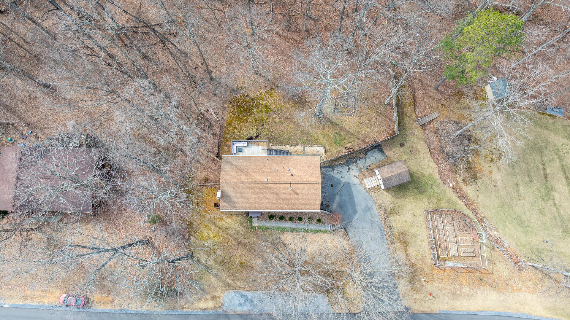 185 Parkview DR