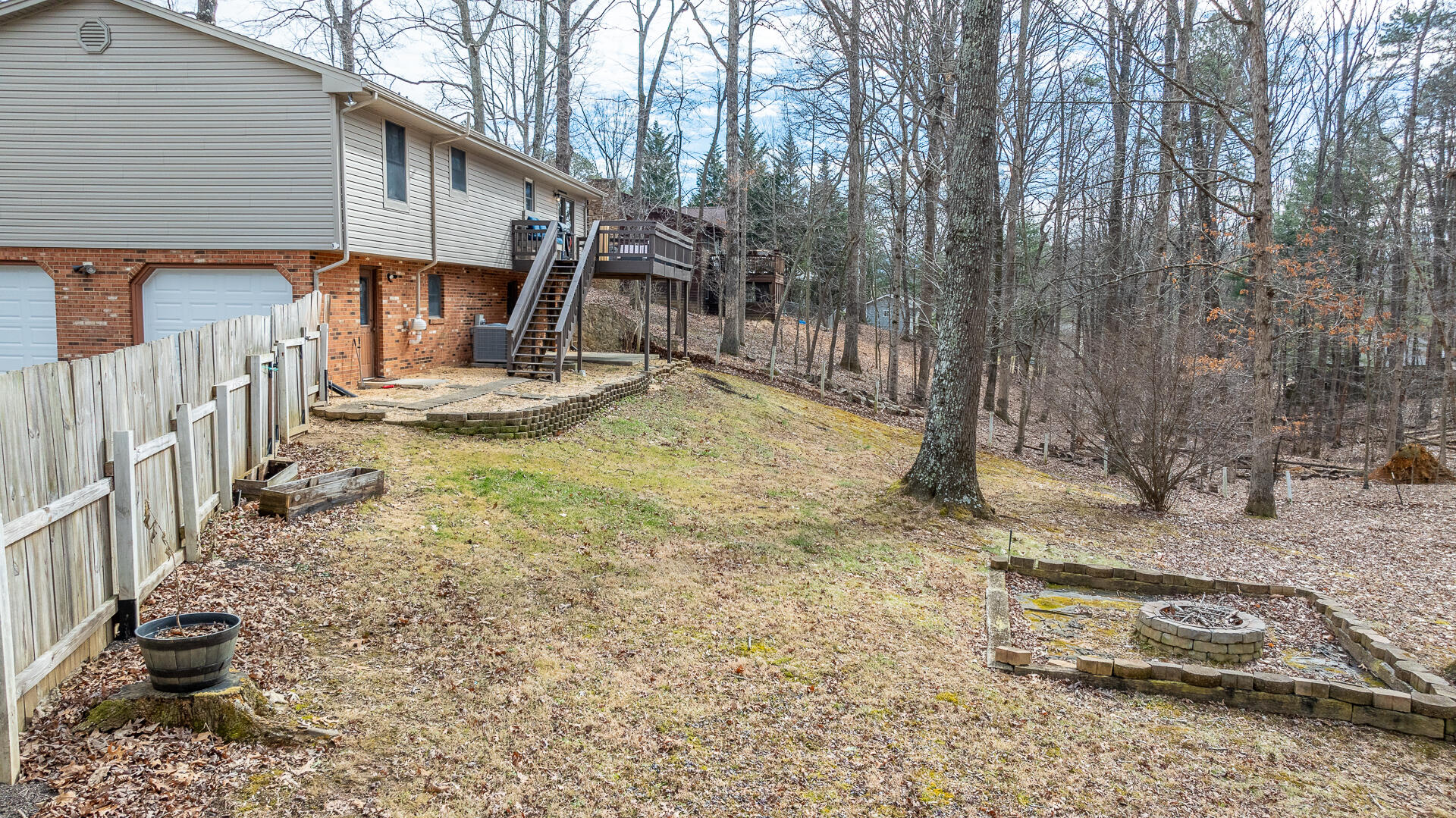 185 Parkview DR