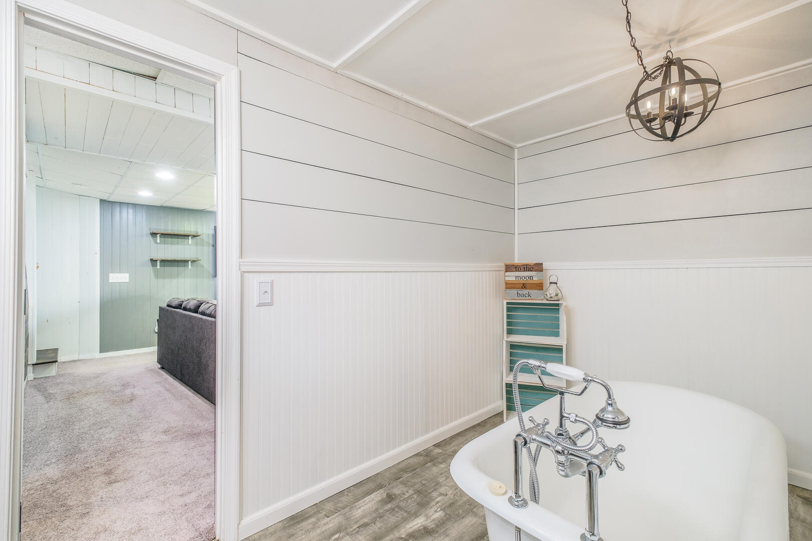 185 Parkview DR