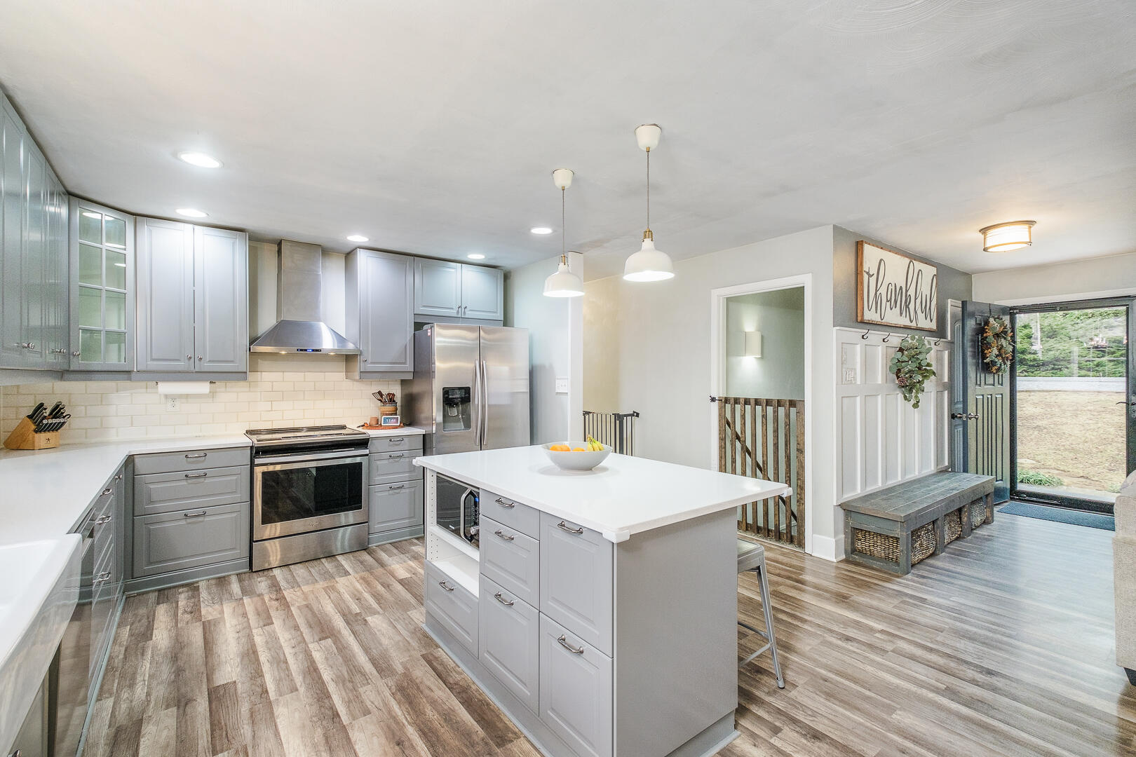 185 Parkview DR