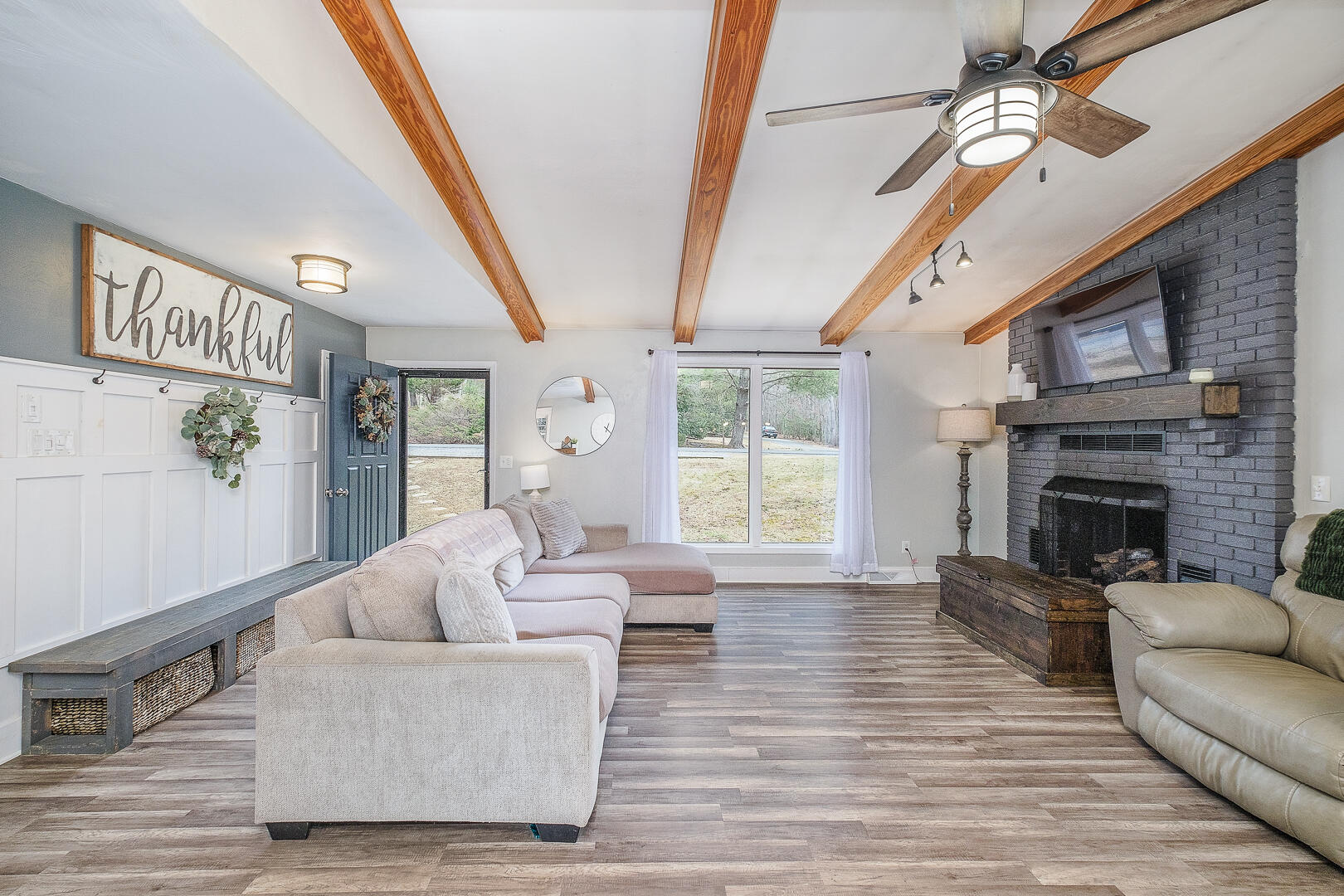 185 Parkview DR