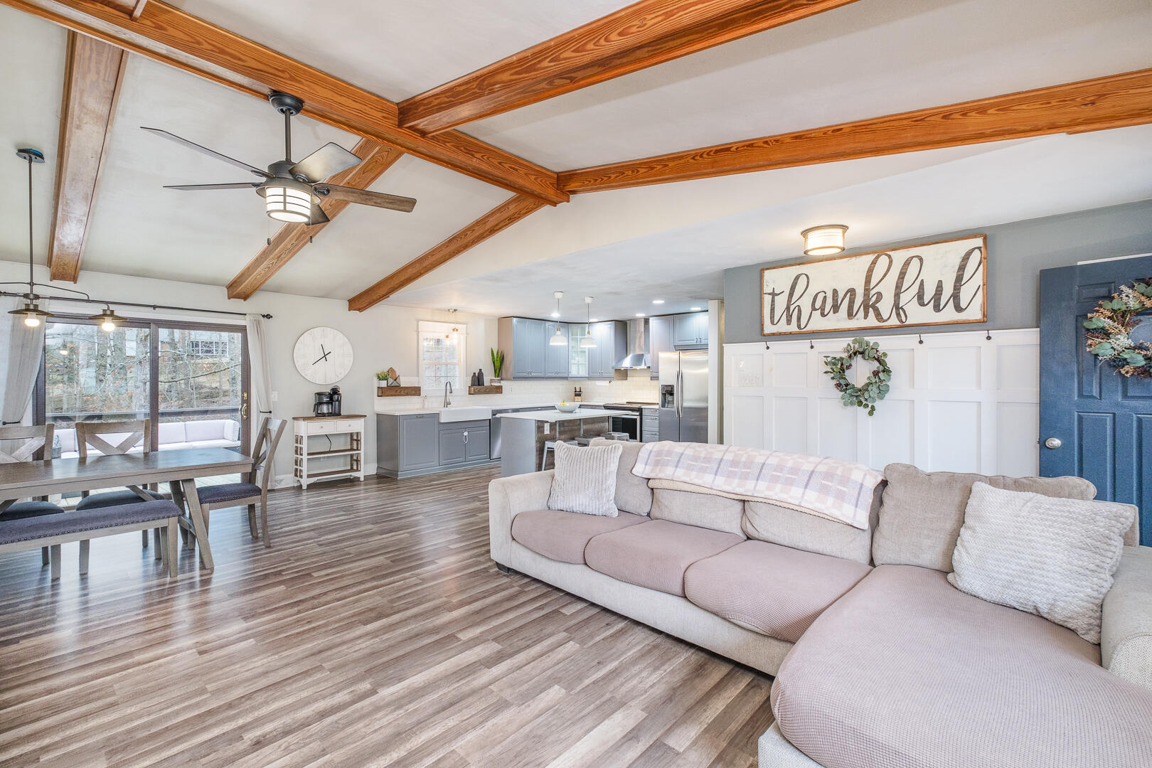 185 Parkview DR