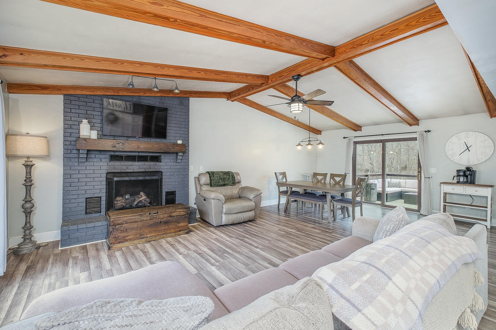 185 Parkview DR