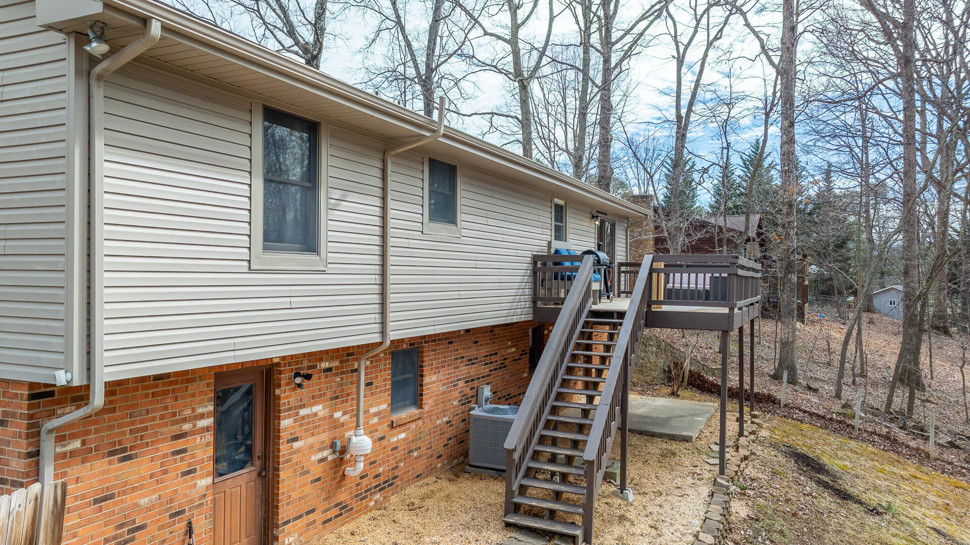 185 Parkview DR