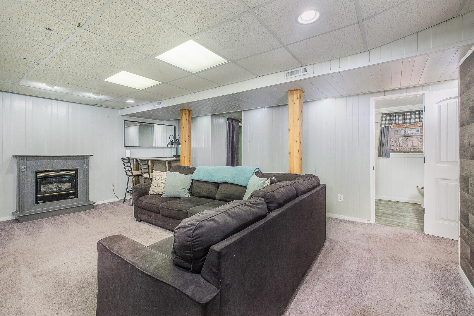 185 Parkview DR
