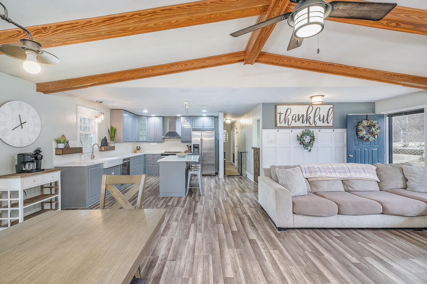 185 Parkview DR
