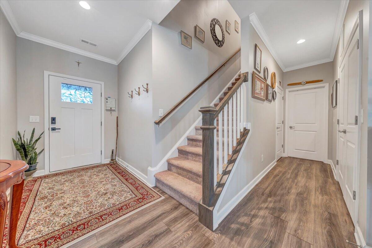 2149 Kings Walk DR NE