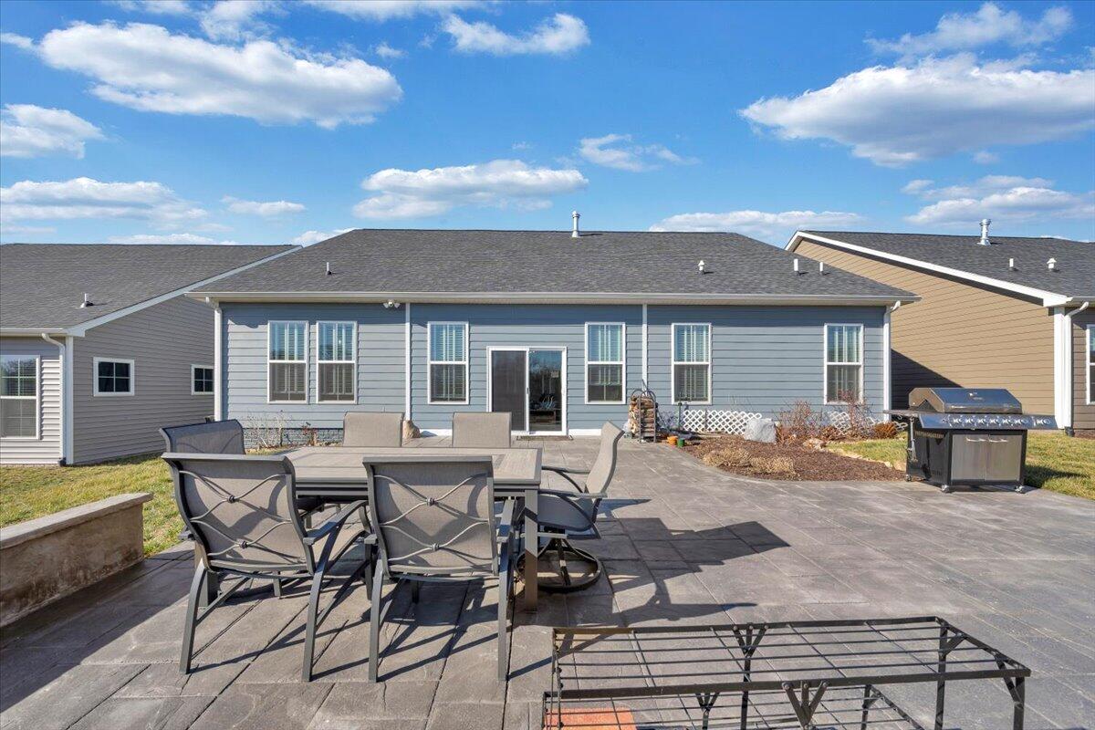 2149 Kings Walk DR NE