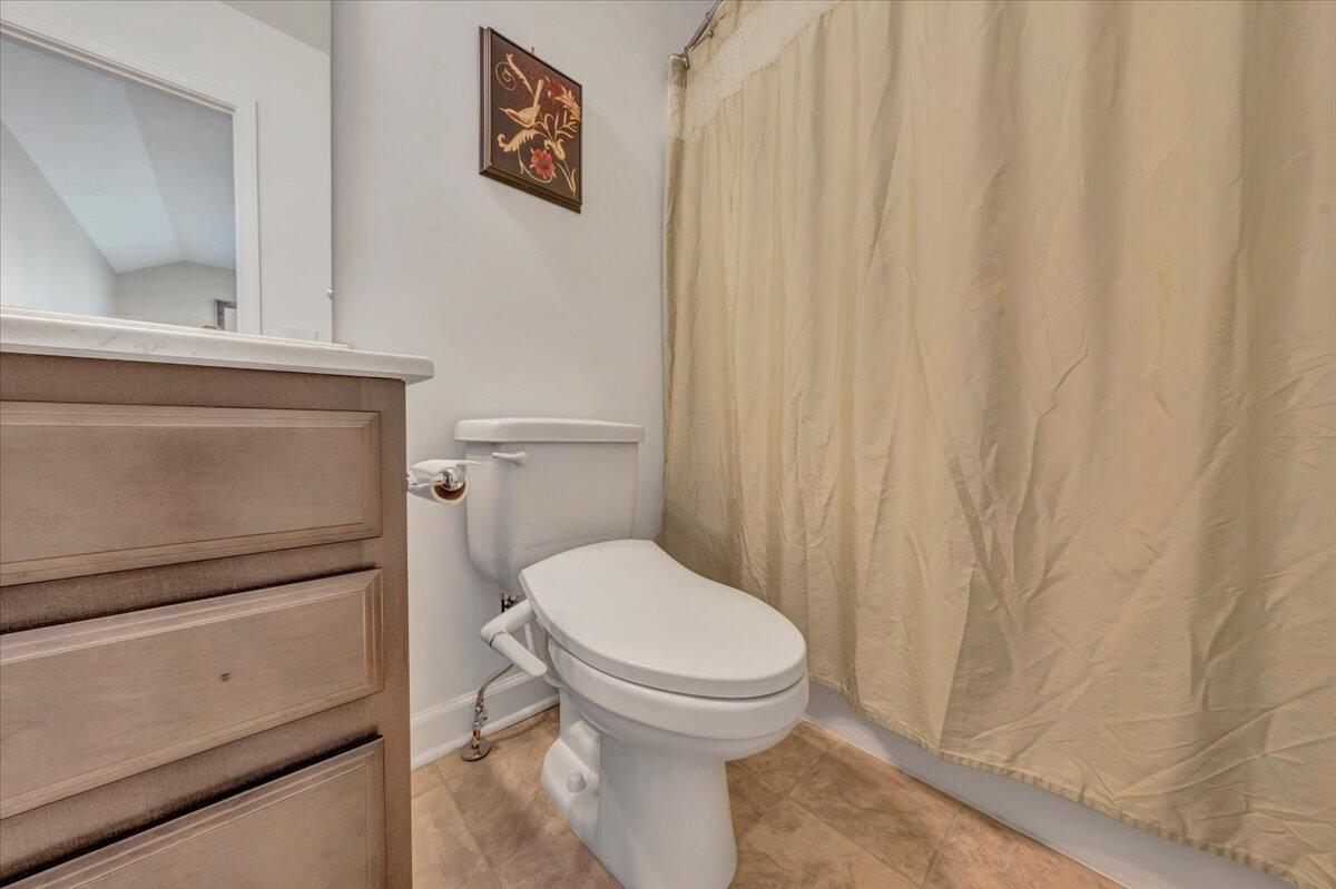 2149 Kings Walk DR NE