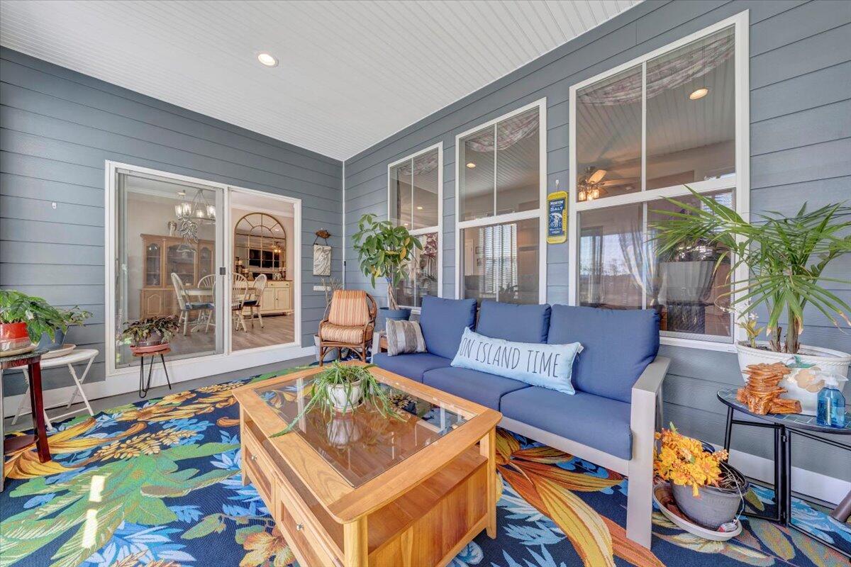 2149 Kings Walk DR NE