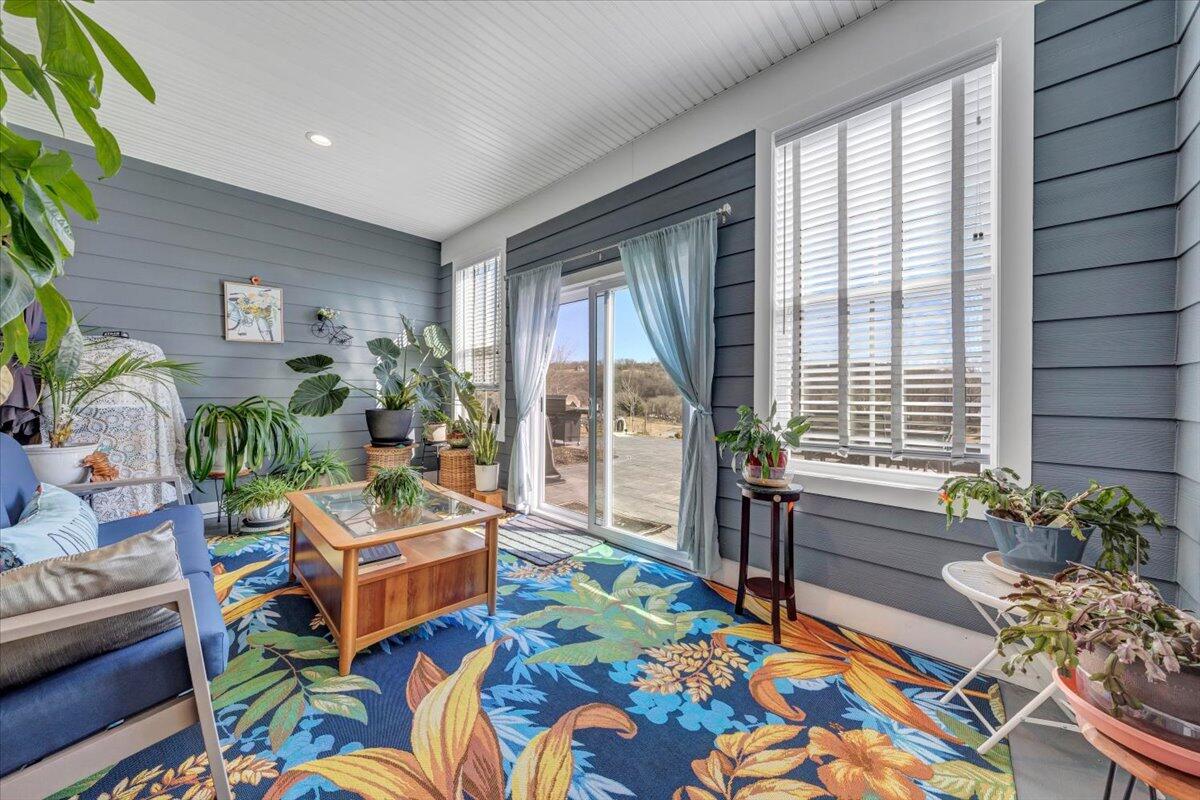 2149 Kings Walk DR NE