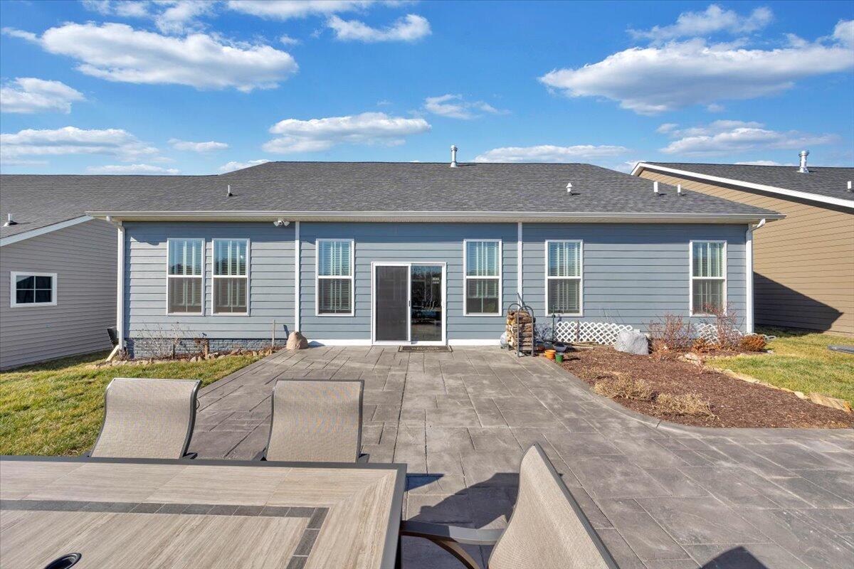 2149 Kings Walk DR NE