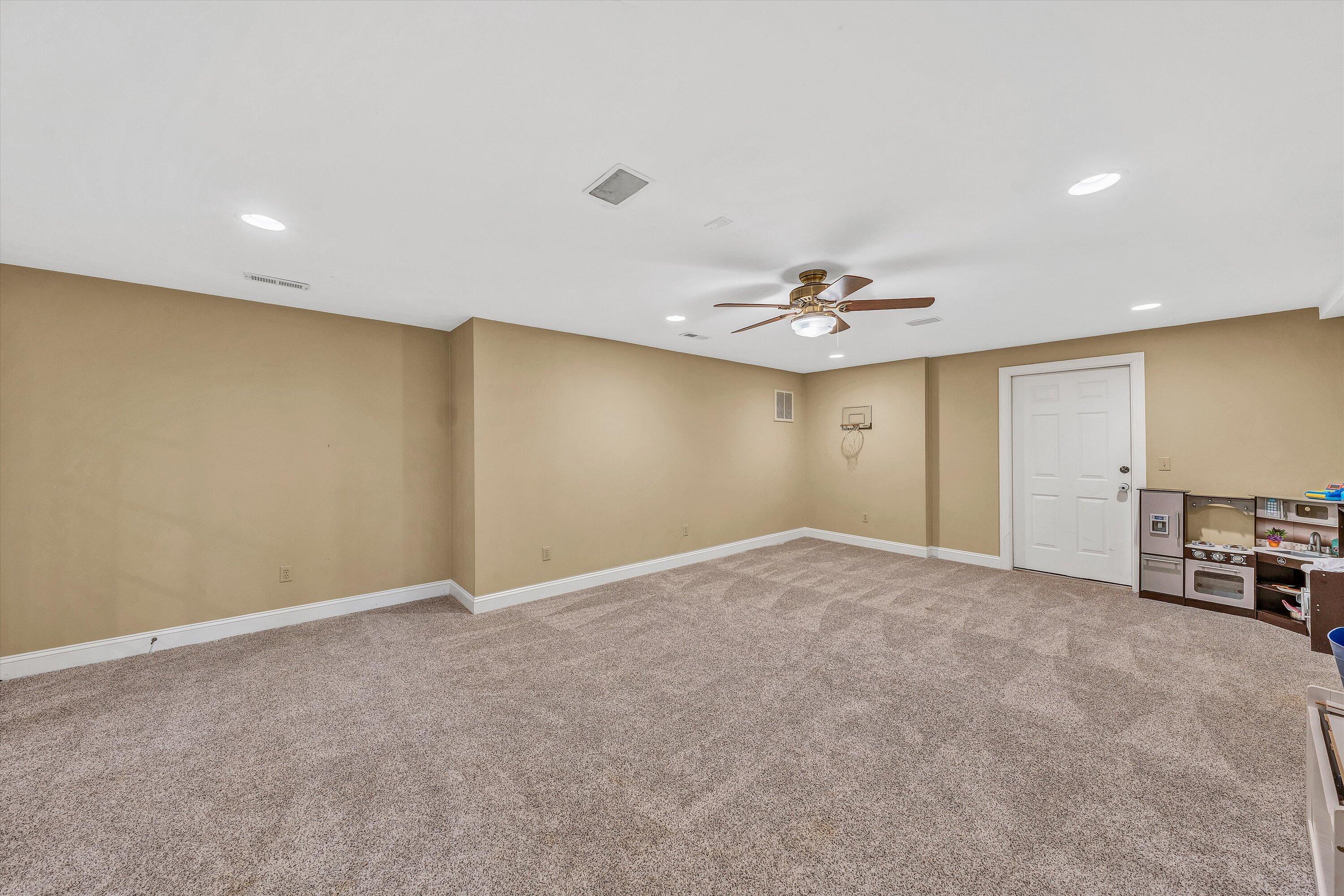 8322 Cardington DR