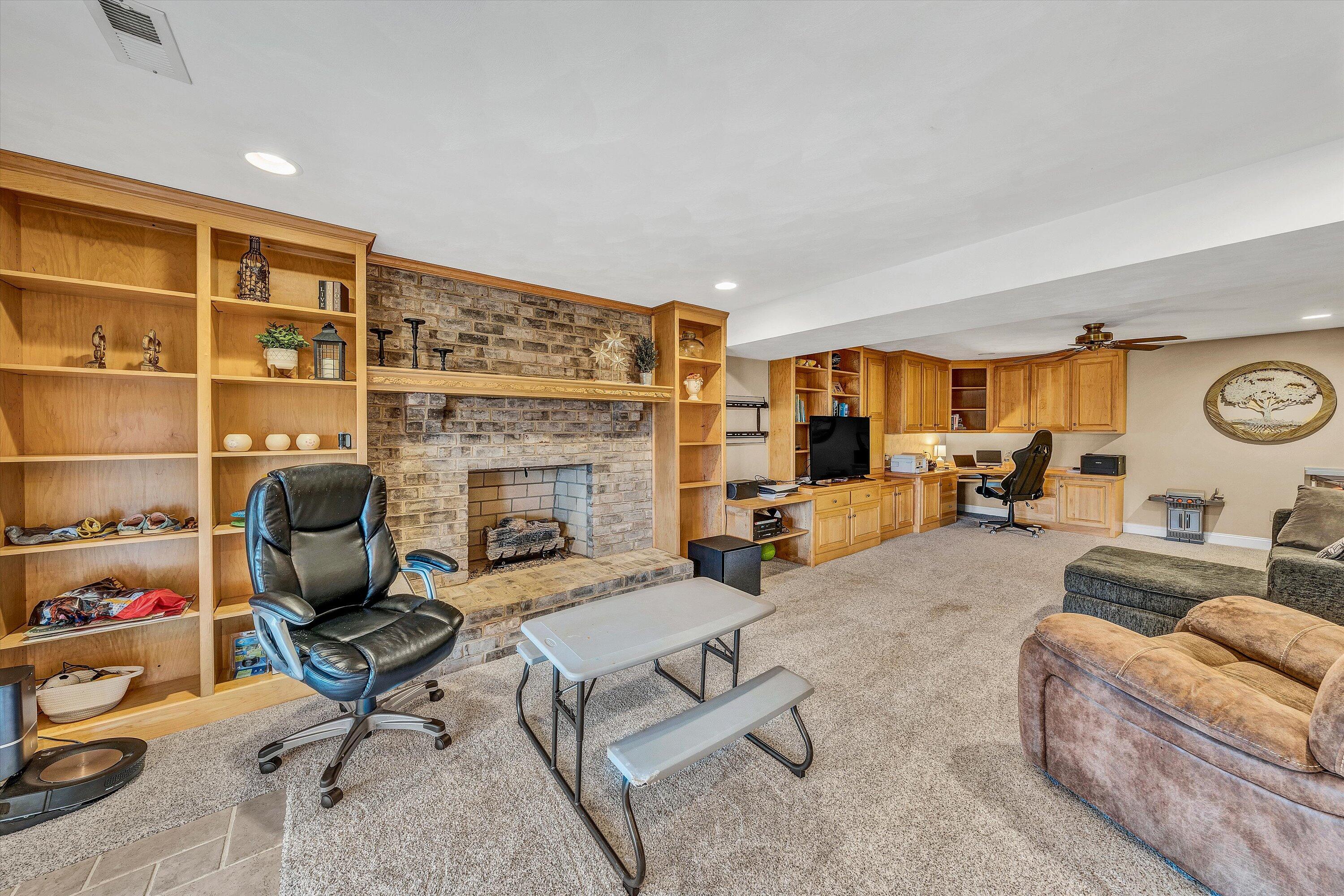 8322 Cardington DR