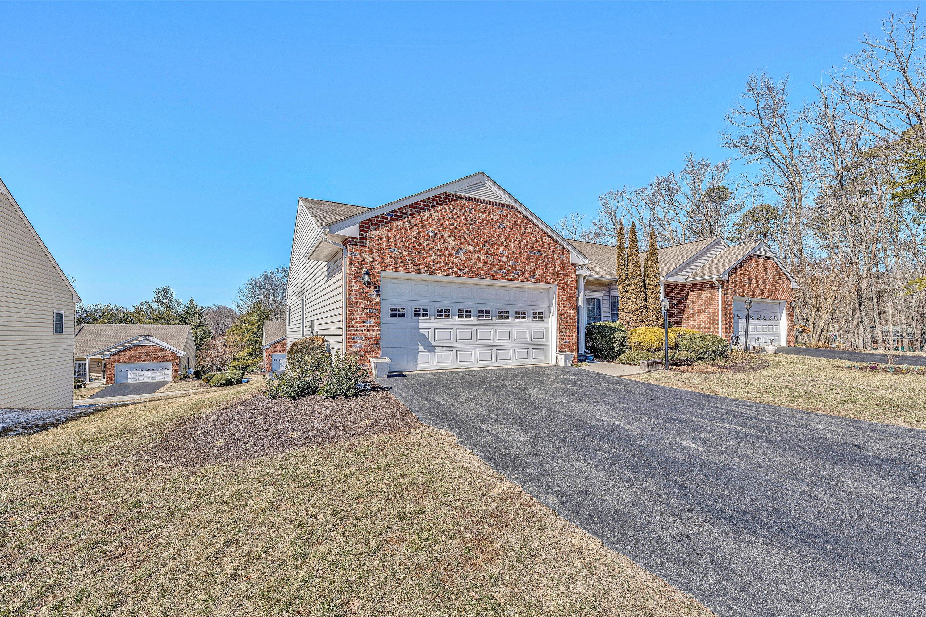 5526 S South Village DR