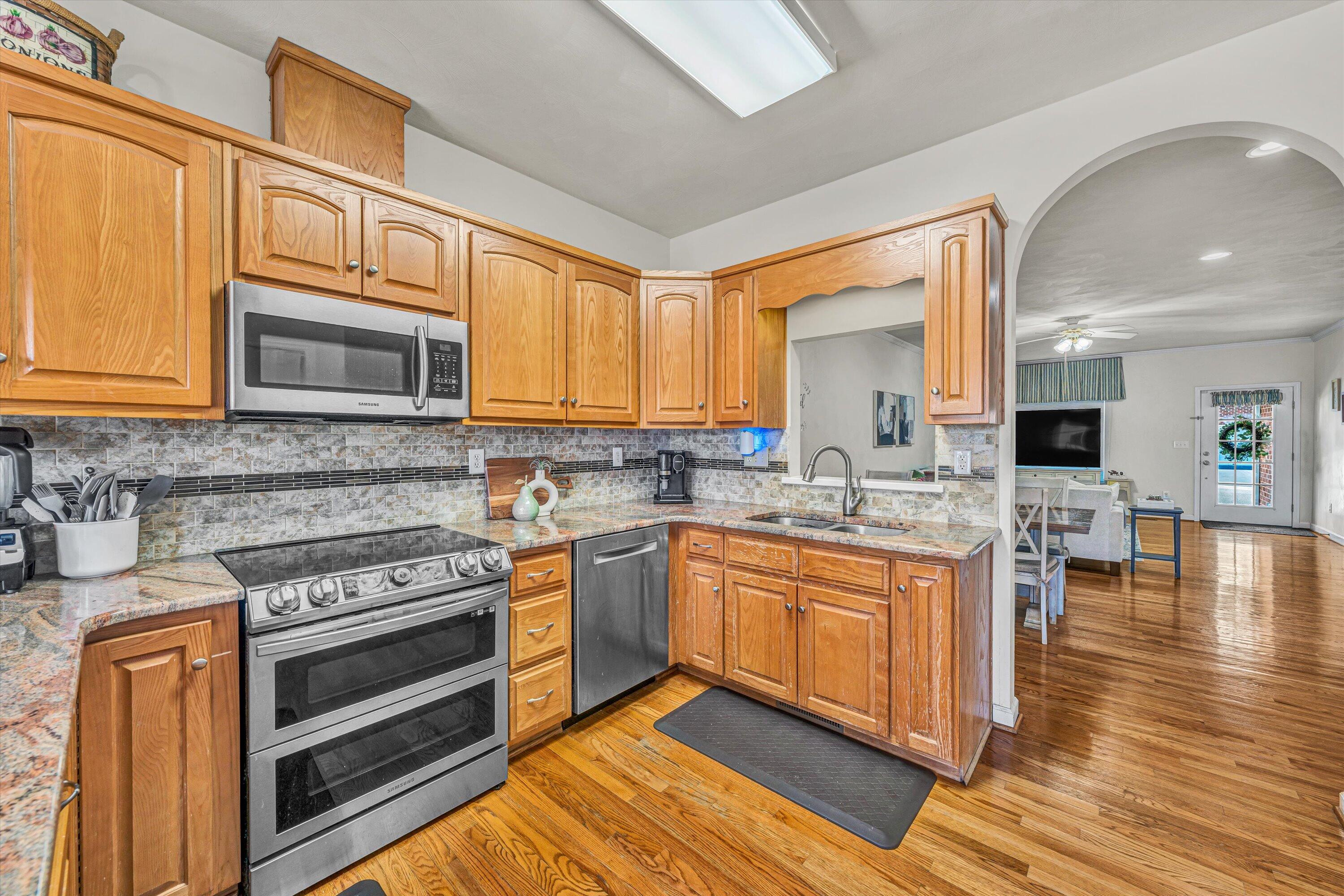 5526 S South Village DR