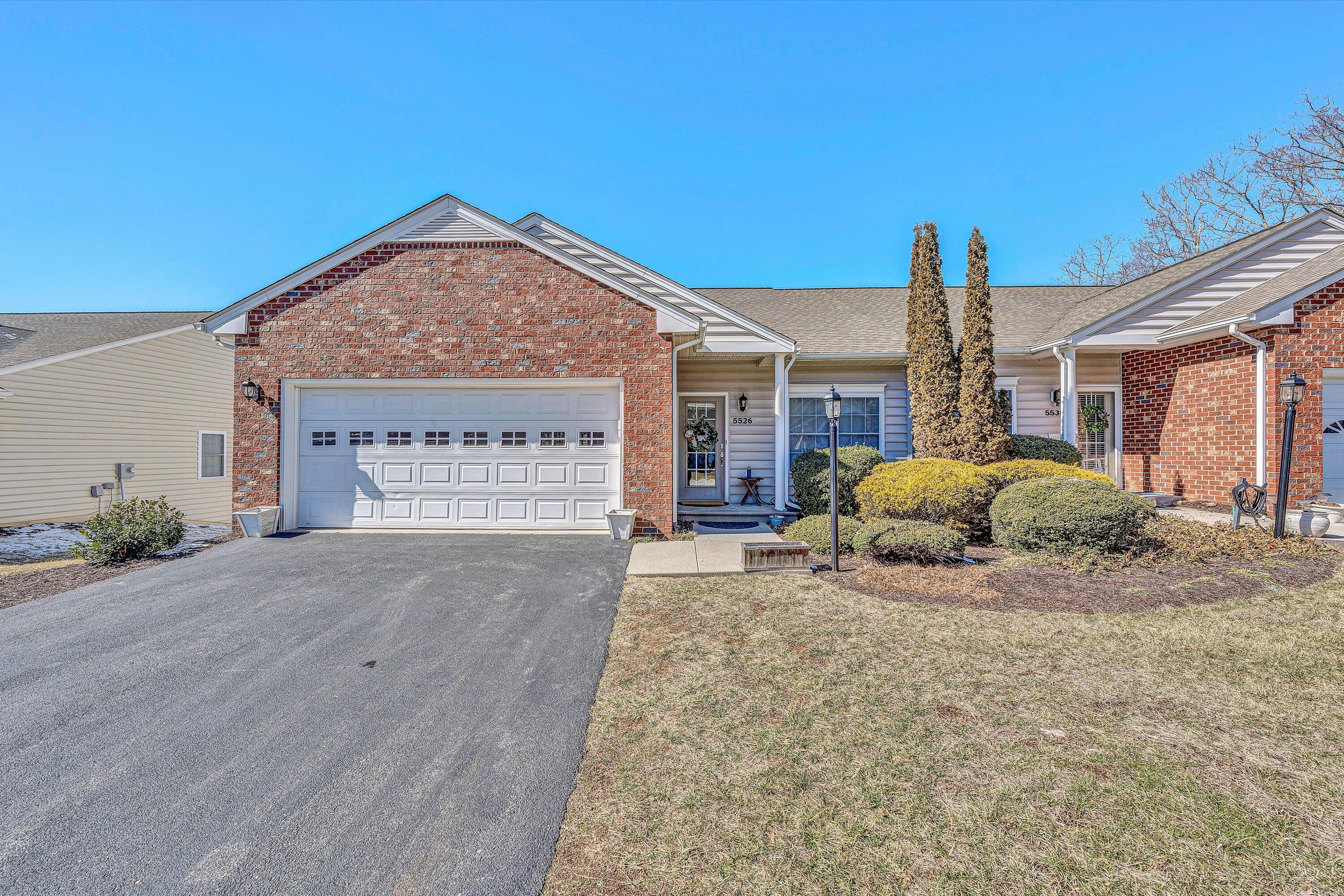 5526 S South Village DR