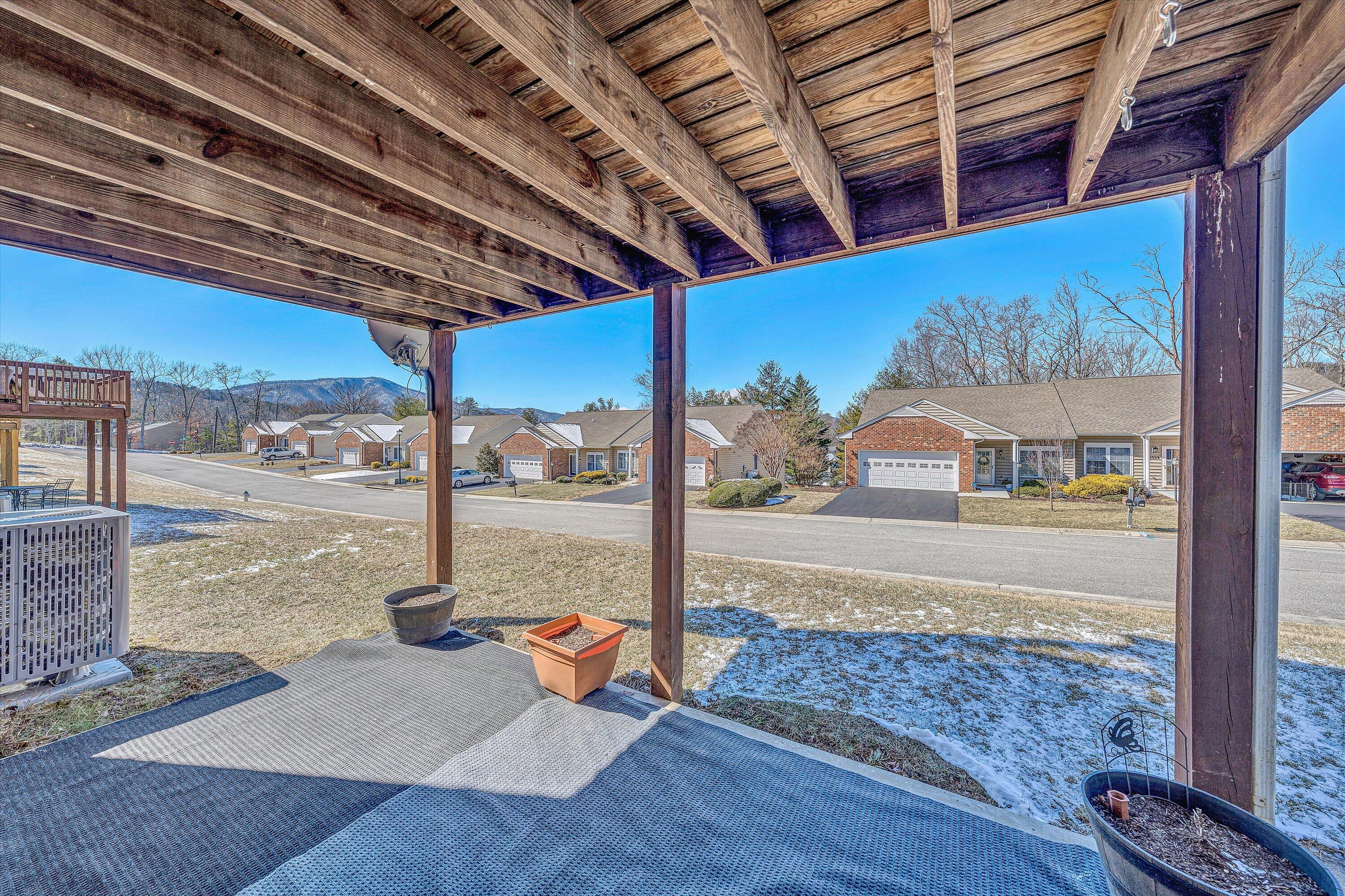 5526 S South Village DR