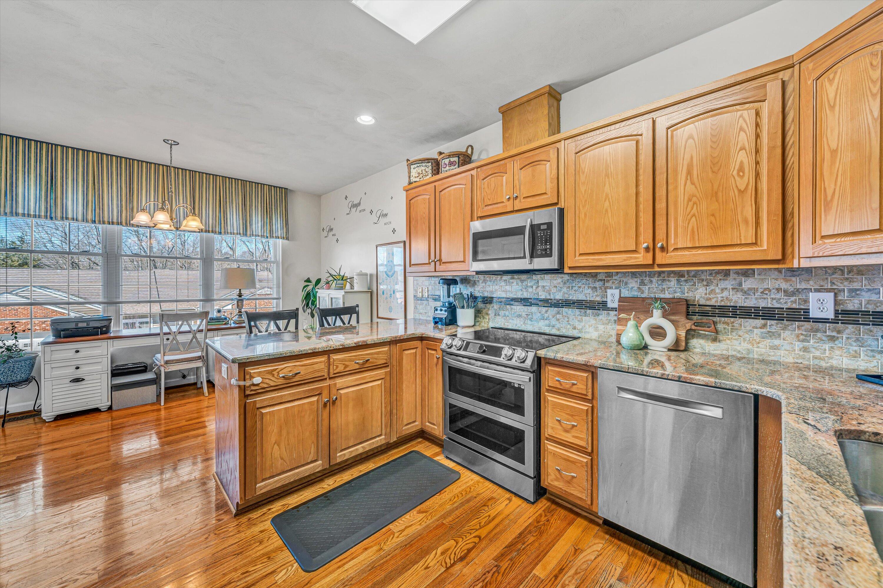 5526 S South Village DR