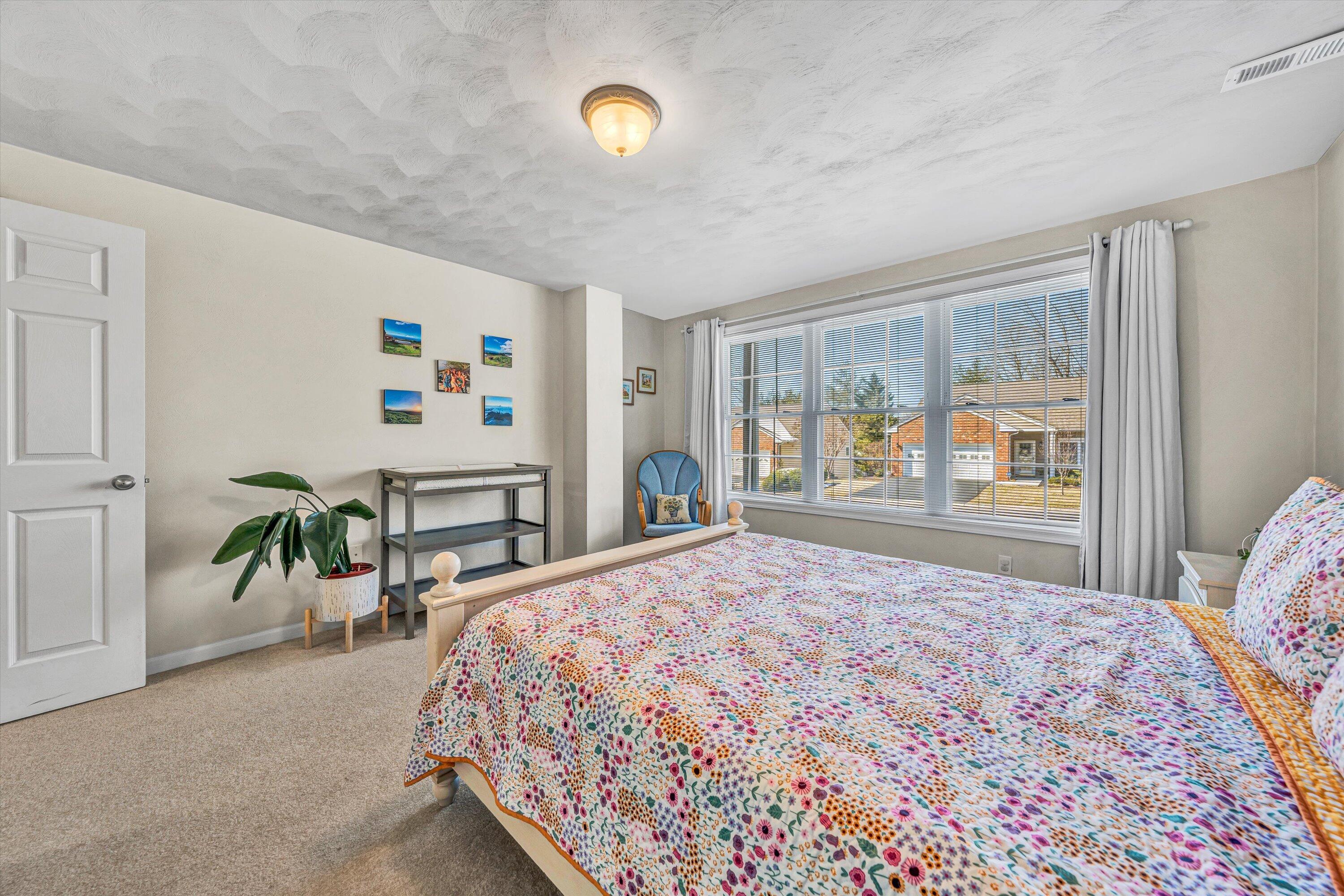 5526 S South Village DR