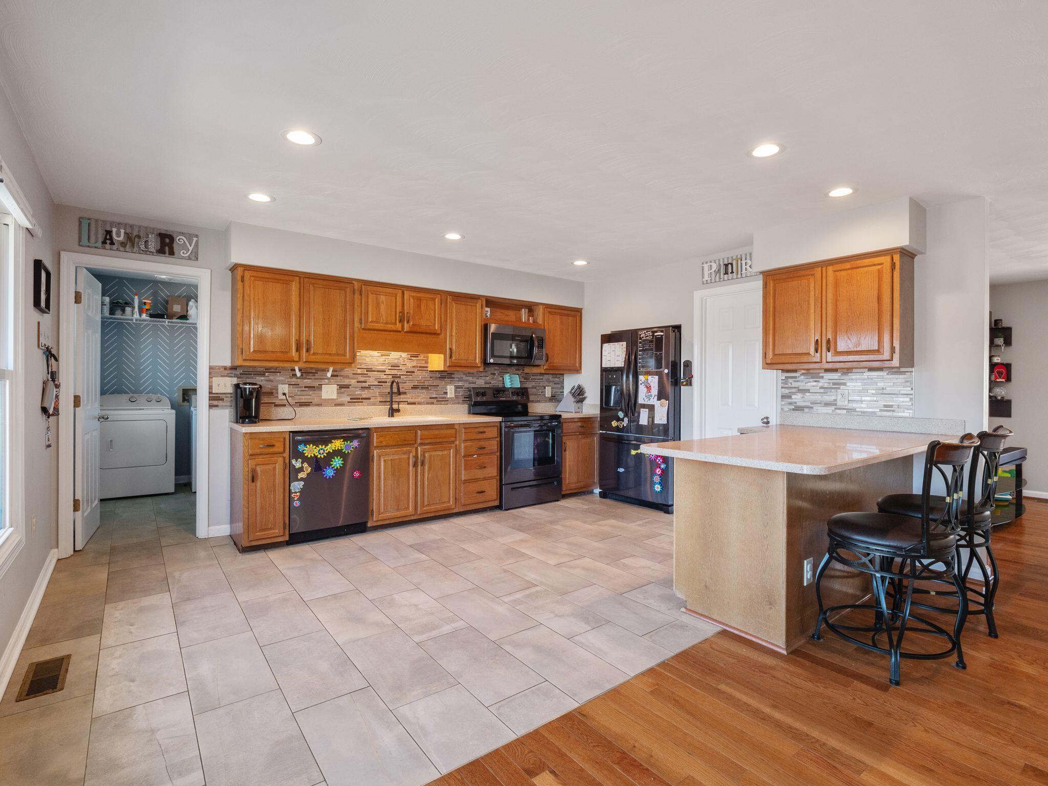 323 Winesap RD