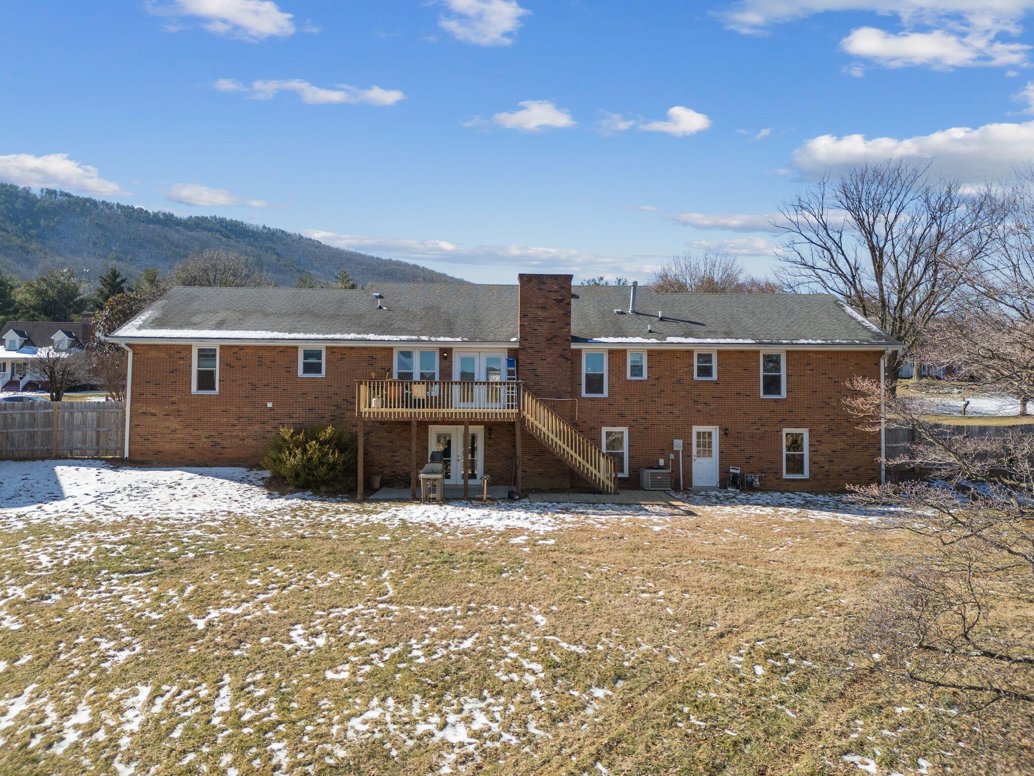 323 Winesap RD