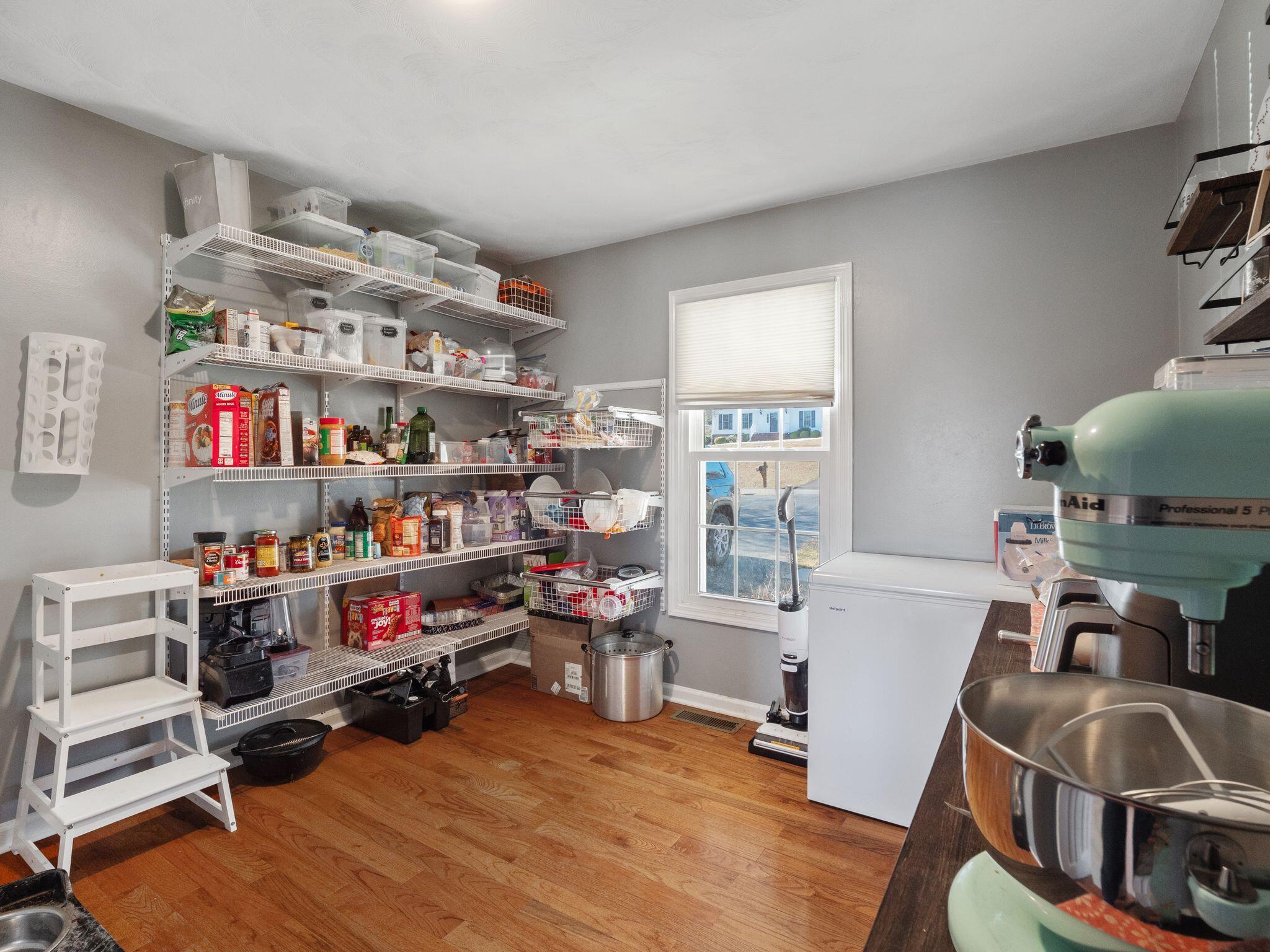 323 Winesap RD