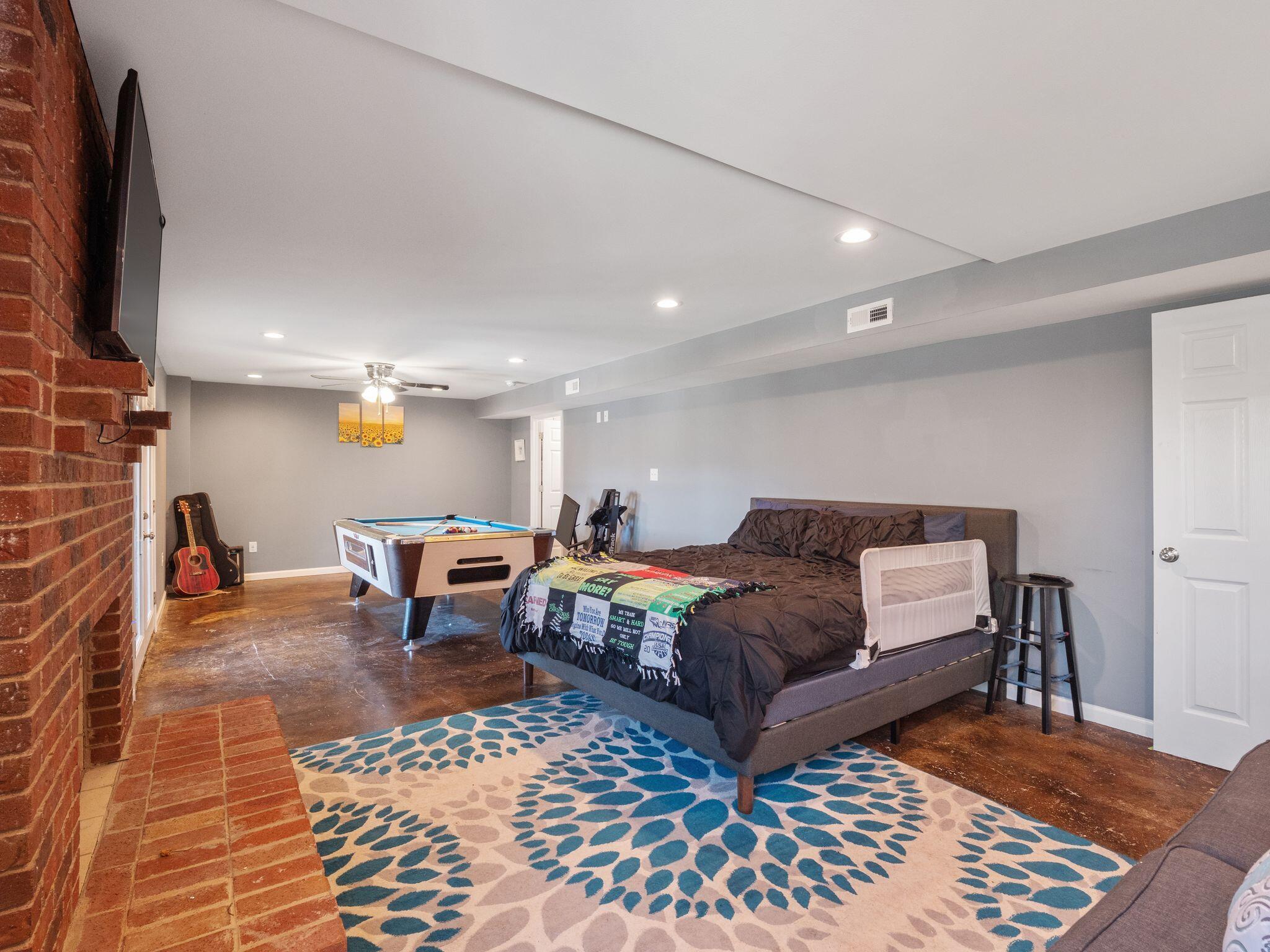 323 Winesap RD
