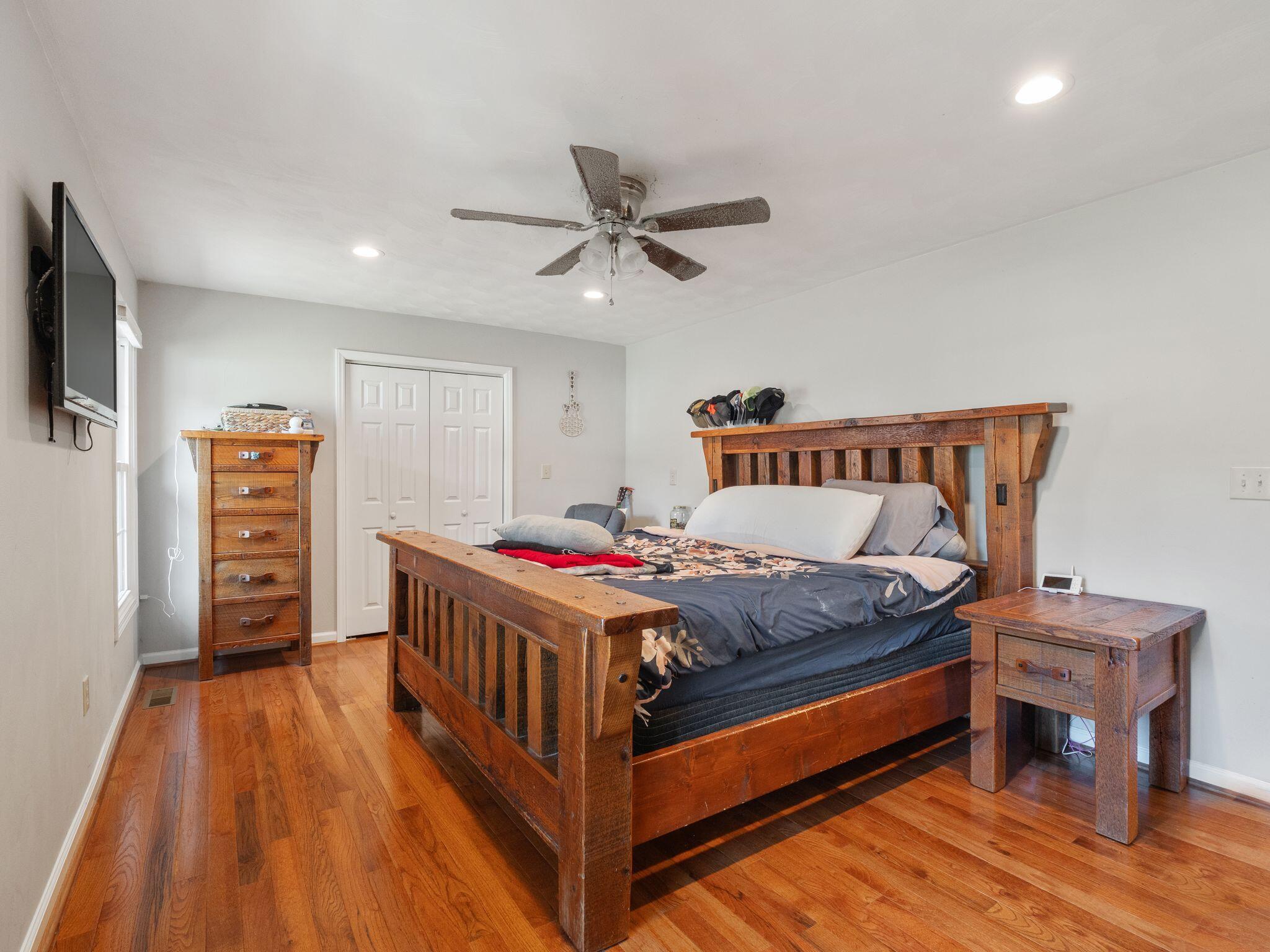 323 Winesap RD