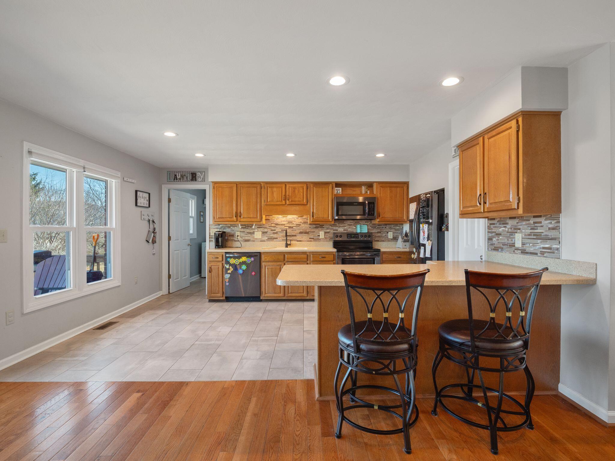 323 Winesap RD