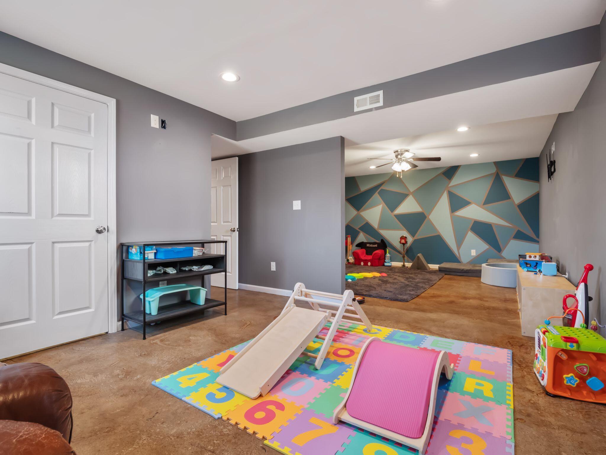 323 Winesap RD