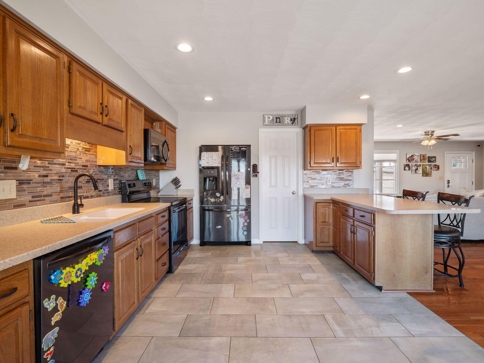 323 Winesap RD